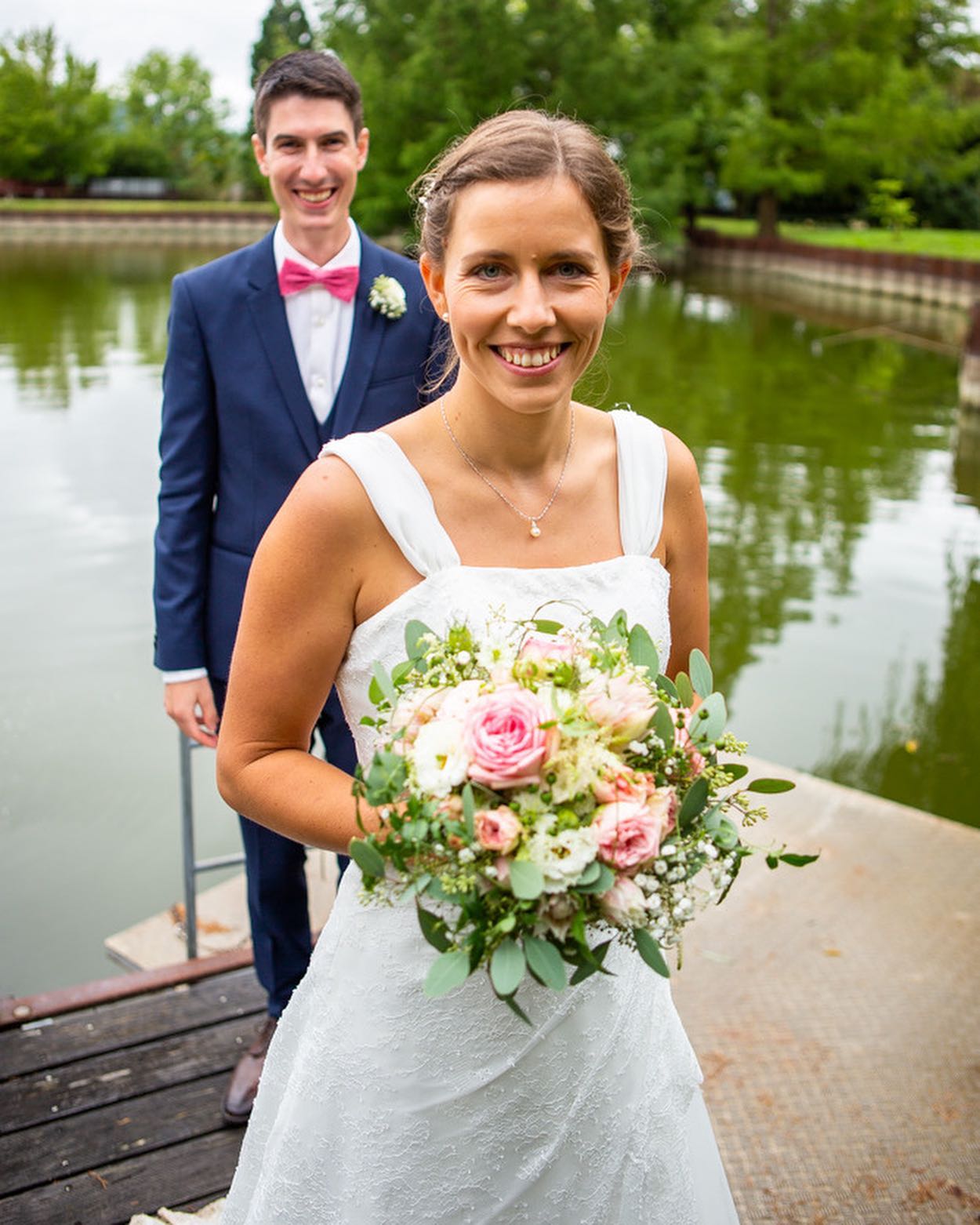 #paarshooting #gärtnerei #zugfahrt #hochzeitsgäste #mrandmrs #tischdekoration #vintage #vintagestyle #hochzeitsfotografie #wirliebenes #cundtphotography