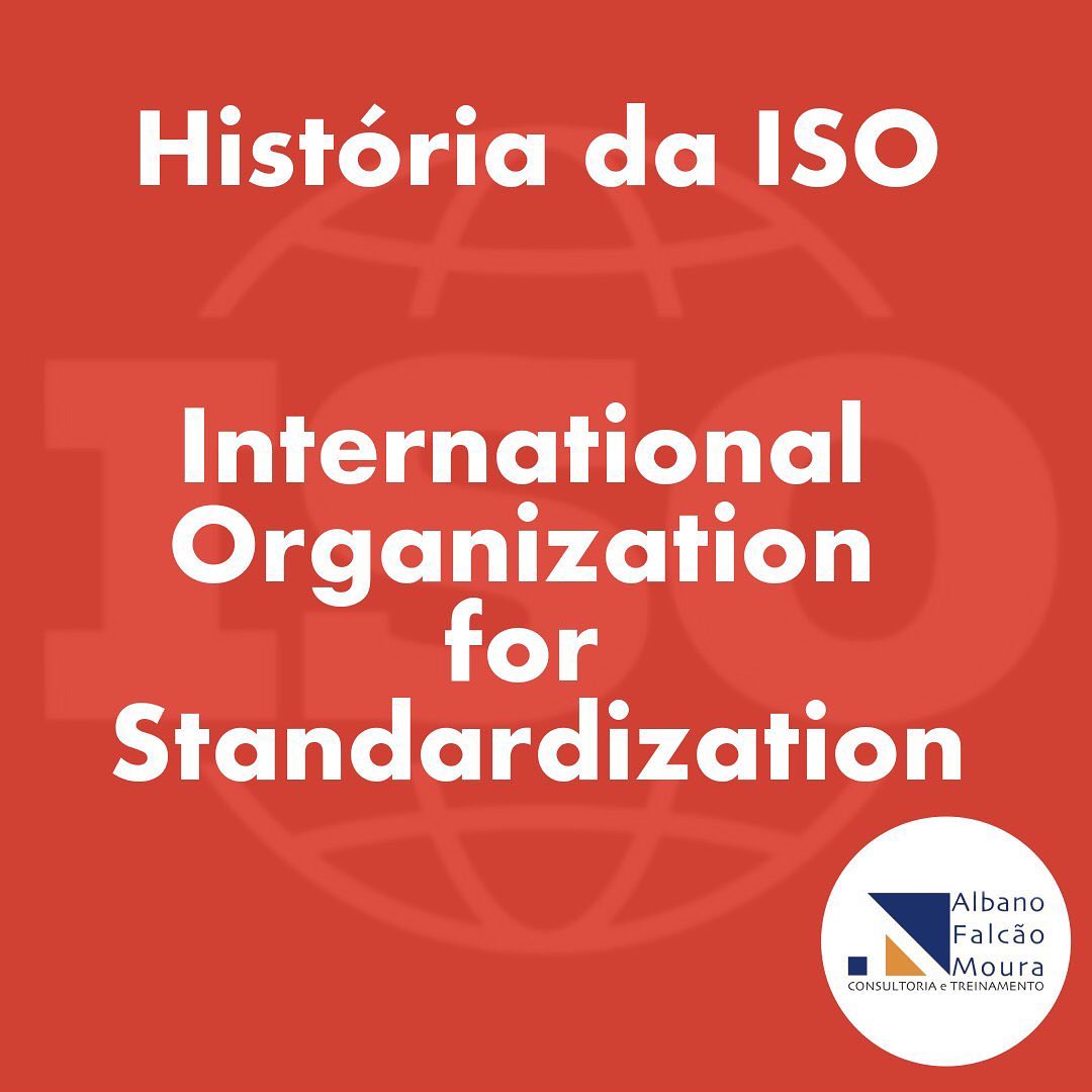 As raízes da ISO 9000 datam da II Guerra Mundial, quando o Ministério da Defesa da Grã-Bretanha decidiu implementar um conjunto de normas para reduzir erros e acidentes resultantes da fabricação de munições. Os padrões focaram na gestão de procedimentos e não na fabricação real. Focar na gestão significava que a liderança primeiramente inspecionaria os procedimentos utilizados durante a fabricação e então inspecionaria o produto fabricado para assegurar a consistência na qualidade. Isso é similar hoje em como uma empresa ou organização deve ser auditada e certificada por um organismo de certificação para garantir a qualidade e conformidade.
A liderança revelou a necessidade de um sistema de padrões de garantia de qualidade que fosse aplicável a mais indústrias. No Reino Unido, até a década de 1970, era responsabilidade única do fornecedor inspecionar e conferir as credenciais de seus fornecedores assegurando qualidade. E, de acordo com o British Assessment Bureau, um conselho de certificação confiável, isso estava se mostrando uma grande perda de tempo e dinheiro. Em 1969, um comitê do governo recomendou que “os métodos dos fornecedores deveriam ser avaliados em relação a um padrão genérico de garantia de qualidade”.
Então em 1979 British Standards Institution publicou o primeiro padrão de qualidade de sistemas de gestão do mundo, o BS 5750: “um documento contratual comum, demonstrando que a produção industrial era controlada." O BS 5750 substituiu os padrões individuais da indústria e garantiu qualidade e consistência a todos os consumidores em todas as indústrias no Reino Unido.
Um white paper, documento emitido por um órgão legislativo para defender a adoção de política pública como solução para um problema da sociedade, sobre padrões lançado pelo Governo do Reino Unido difundiu essa necessidade nos Estados Unidos, levando ao ISO 9000: 1987, o equivalente internacional ao BS 5750. Devido à sua formação original, o idioma e os principais pontos desta primeira edição o tornaram necessário e mais adequado para processos de fabricação industrial. O documento levou a um foco maior na conformidade com os procedimentos do que no processo de gestão como um todo.