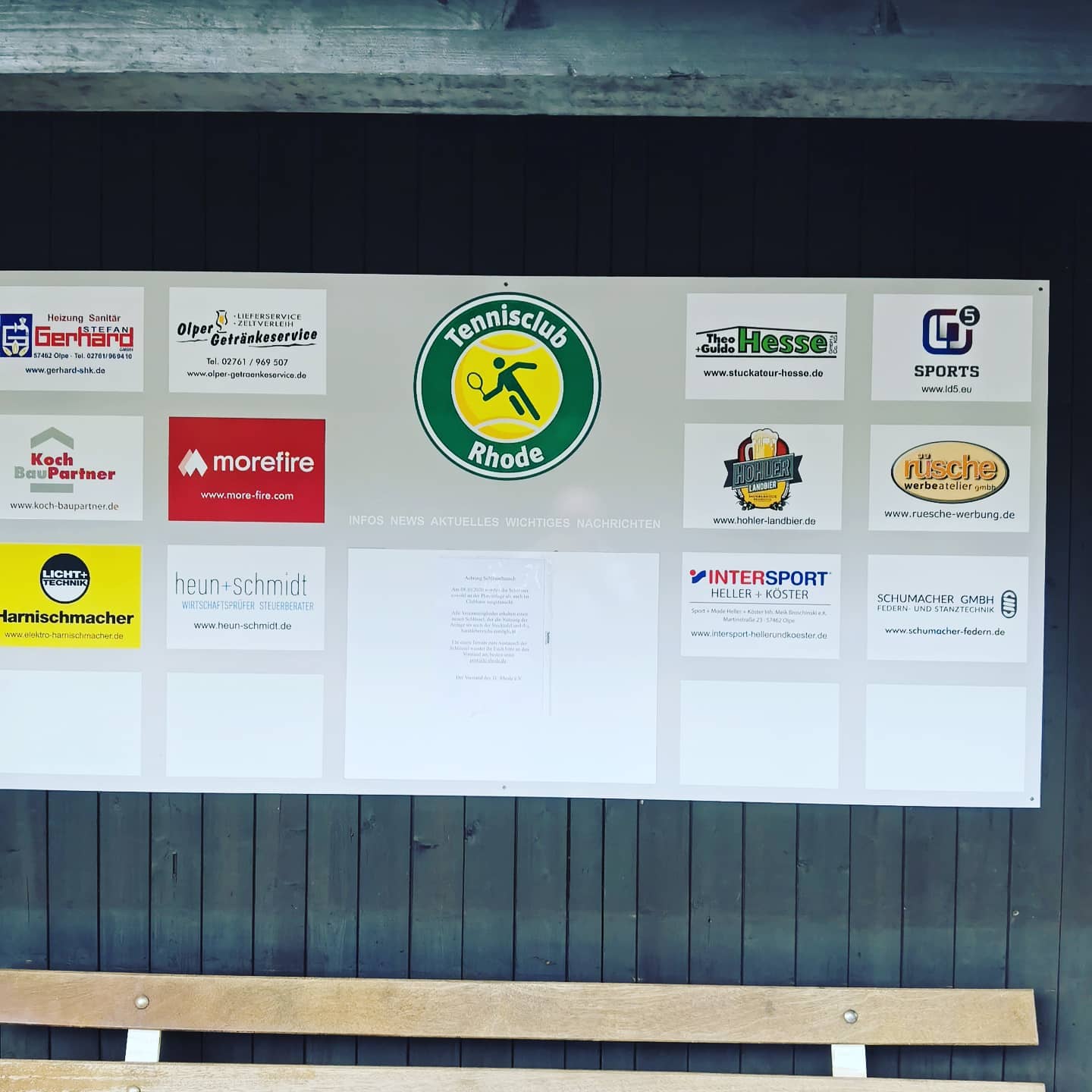 Wir als Unternehmen im Kreis Olpe sind lokal aktiv und heimatverbunden. Wichtig ist uns dabei auch das gesellschaftliche Engagement: wir gehören ab sofort zum Sponsorenkreis des Tennisclubs Rhode. 🎾💪
#TCRhode @tc_rhode
#TheoundGuidoHesse #StuckgeschäftHesse #DeinStuckateurInOlpe #stuckateur #verputzer #gipser #außenputz #innenputz #stuck #WeilIhrHausUnsWichtigIst #wirgebenIhremHauseinGesicht #handwerk #teamarbeit