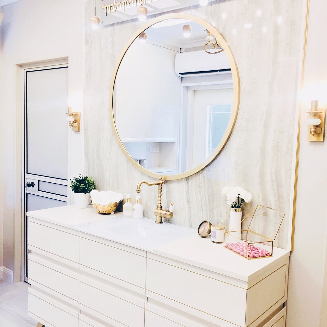 When dreams comes true ✨ dresser design for our new #mikveh renovation. The tile behind help the dresser to be more elegant and chic.