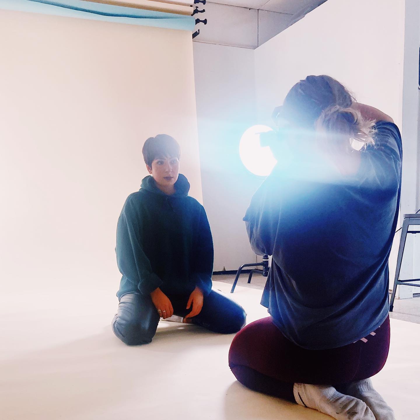 A couple stills from behind the scenes today! I am so blessed to be able to work with such talented people! I can’t wait for you all to see the finished results!
@simplyfemale @stylewithmads @allygeraghty @artofquinlansepter
#grandrapidshair #hairstyling #hair #newhair #grandrapids #michigan #westmichigan #mittenstate