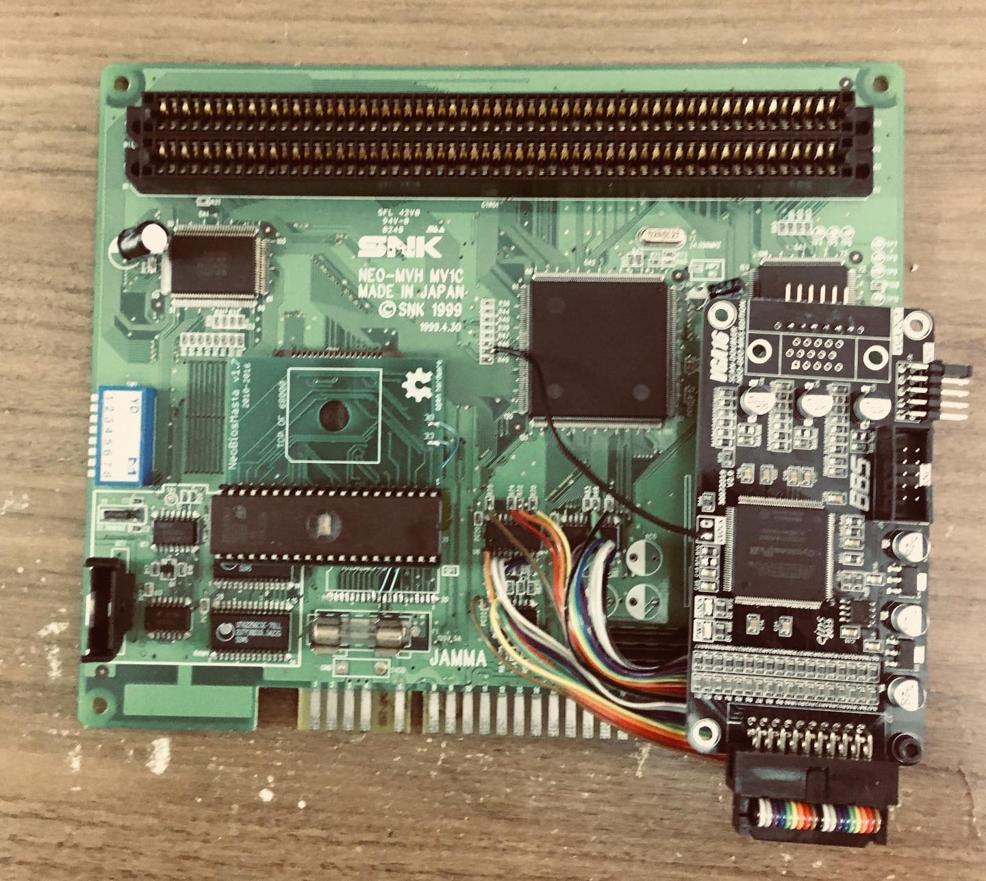 VGA16 inside ! Our CMVS Ultra has the best upgrades for the #MVS. #neogeo #arcade #consolized #retrogaming