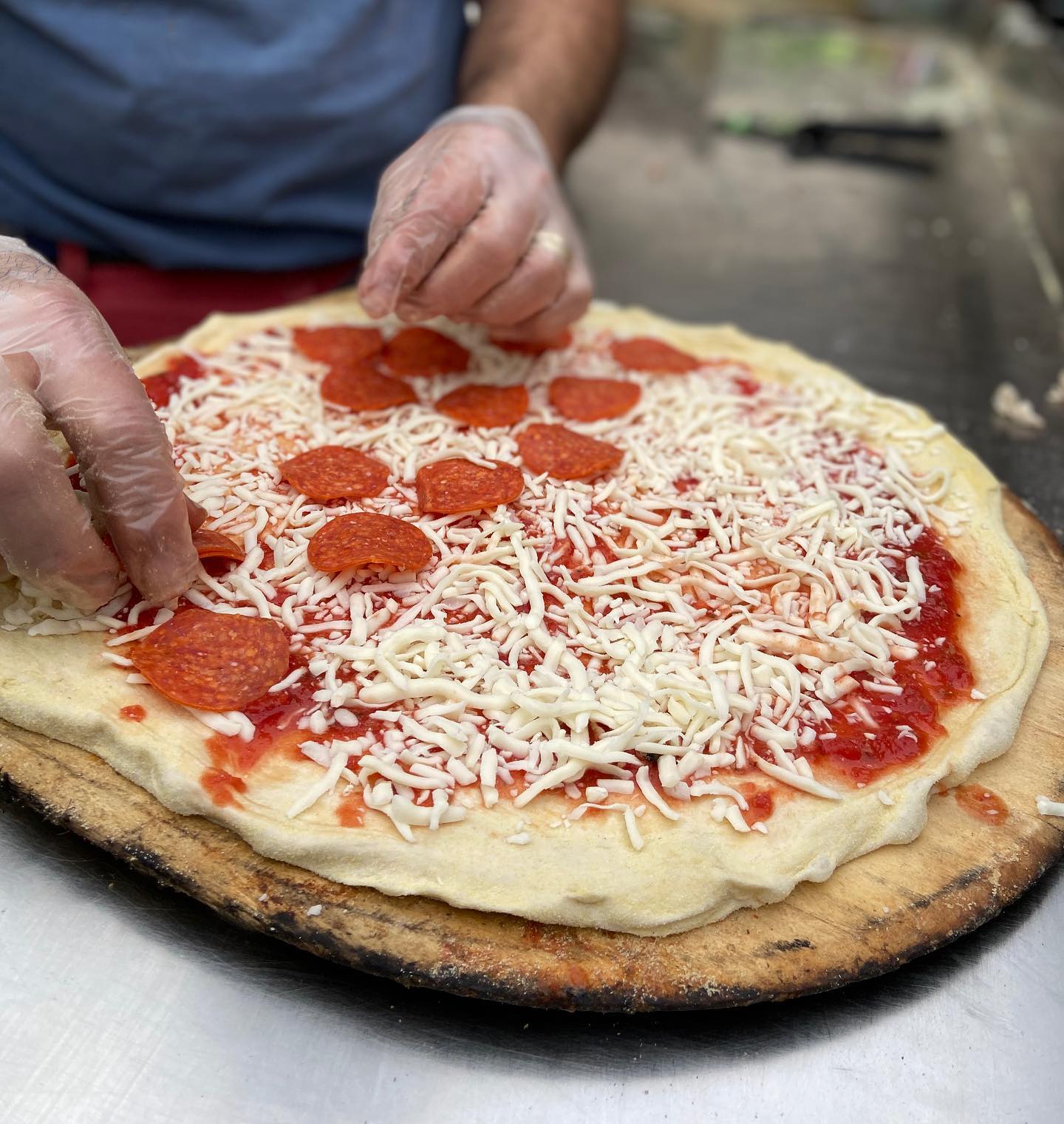 What’s better than hand tossed pizza wood fired in our brick ovens? Answer: not much!
🍕
.
.
.
#julianascatering #pizzapopup #woodfiredpizza #brickpizzaoven #sudbury