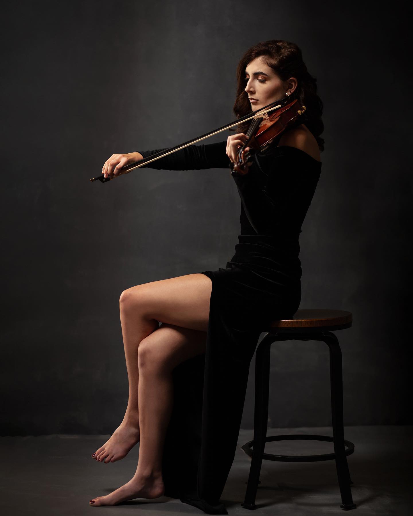 The fact that 99.9% of the population loves some kind music but it’s still one of the most underpaid careers astounds me. #musician #violin #orchestra #music #photography #lighting #modeling