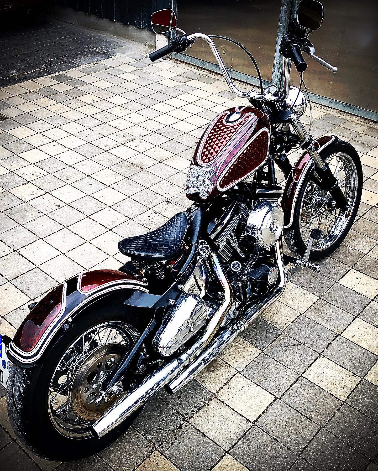 Welch Schönheit... #harleydavidson #evo #softail #apehanger #pinstriping #motorrad #motorbike #motorcycles #metalflake by #Robby #germanbikeprojekt