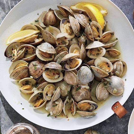 N.Z Cloudy Bay Clams for something fancy. 👌#melbournesback #seafood