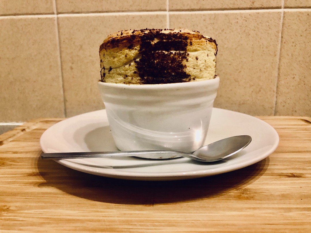Pistachio & Chocolate Souffle.
Replacing caster sugar with xylitol & using 70% dark chocolate for the occasional sweet tooth indulgence that isn't too sweet.
@burton_1988 nailed it Chef. 👊🏾
#xylitol #foodlover #homecooking #foodenthusiast #getcooking #healthydessert