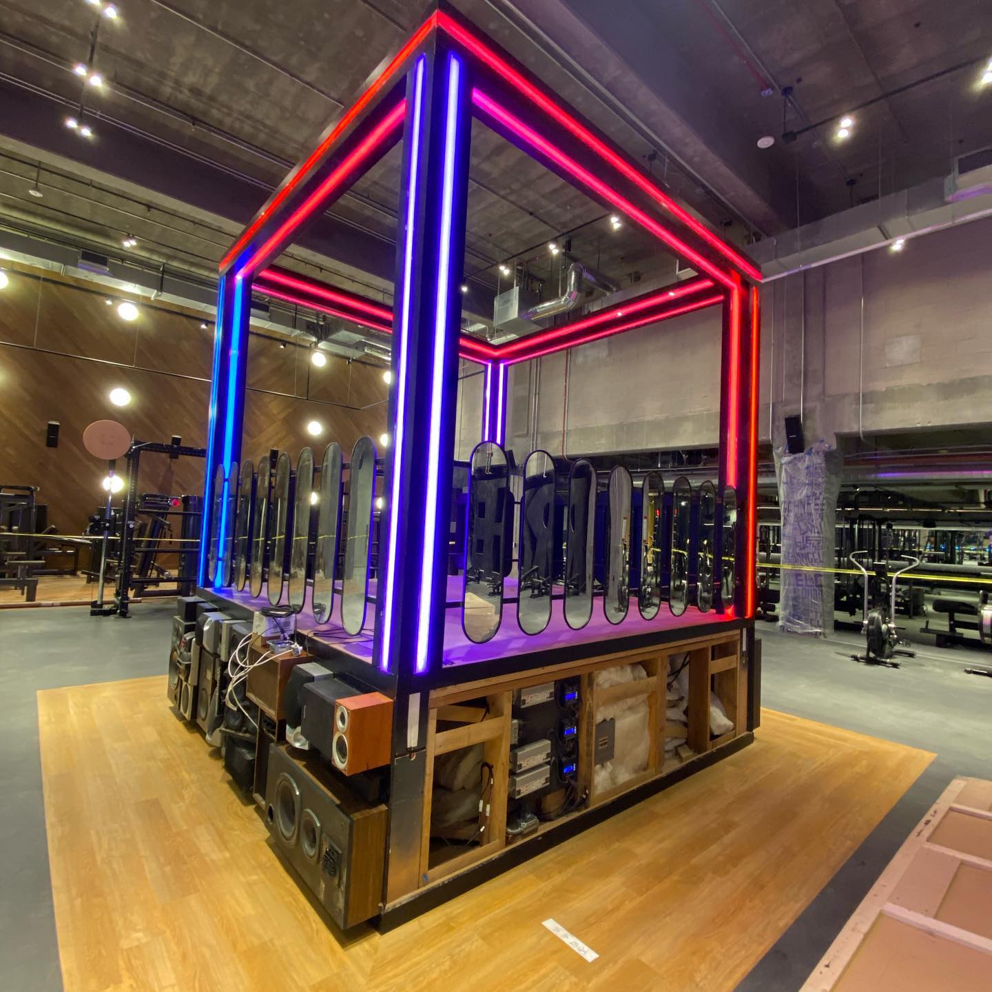 “John Reeds Fitness” Downtown LA. -BOSE speakers, Samsung Televisions, Cisco Meraki Network/Wi-Fi, CCTV security. This incredible space has: Juice bar, Erewhon, DJ booth, Saunas. We’re all Excited for more of these!