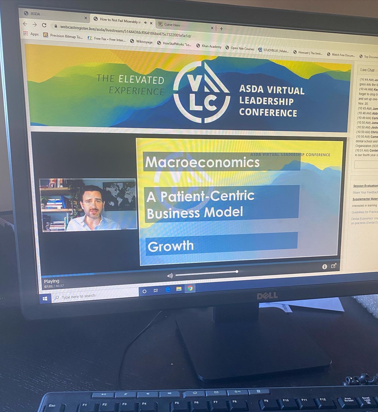 Lecturing virtually @dentalstudents for the #asdavlc 🎤 One benefit of pre-recorded presentations is being able to live chat with attendees while we watch together.