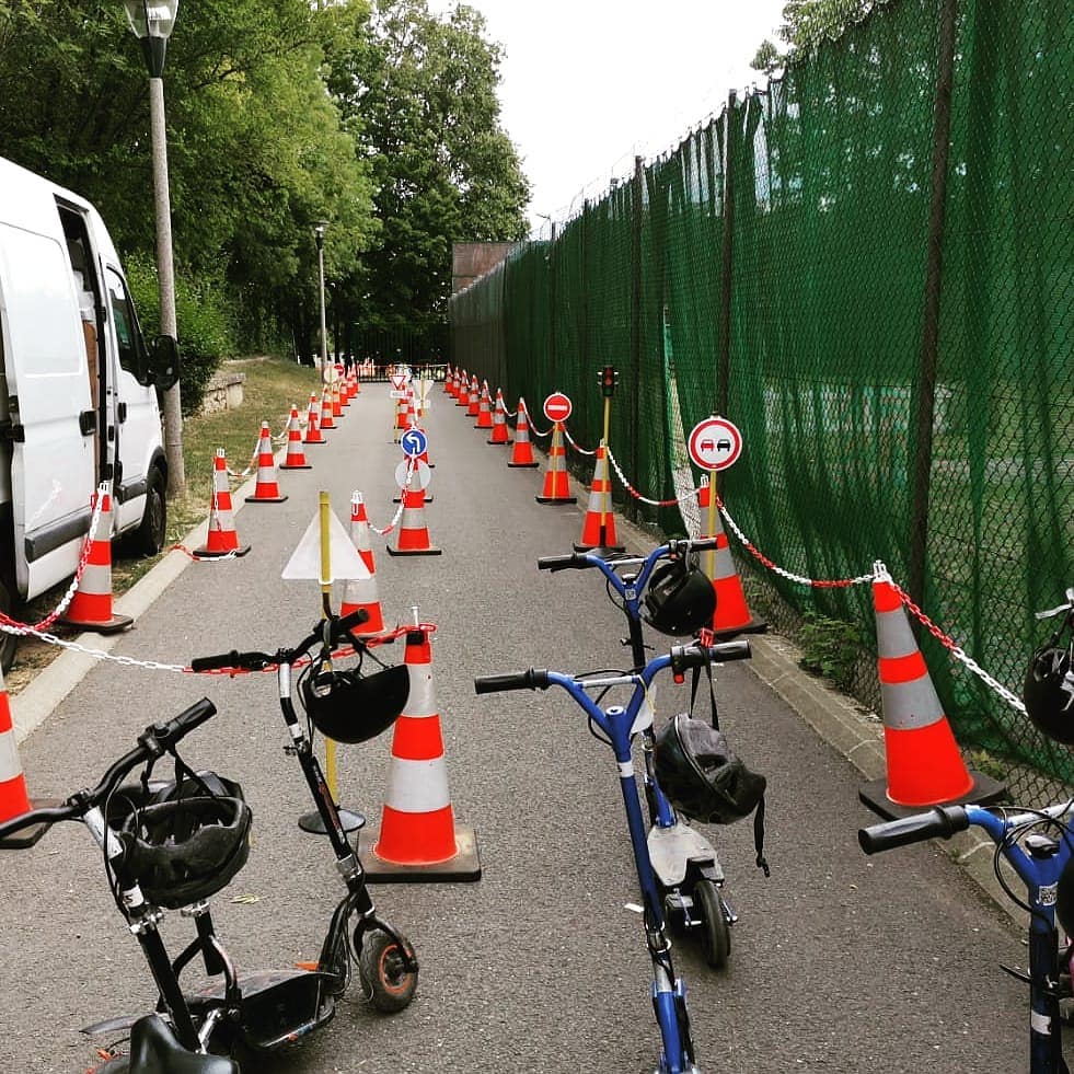 "La prévention par l'animation"
#securiteroutiere #ecole #college #kids #securaction #trottinetteélectrique #permisdeconduire #safety #association #signalisation #codedelaroute #animation #prevention #sensibilisation #jeunesse #projet #vigilance #citoyen #conduite #theorie #apprendre #pratique #test