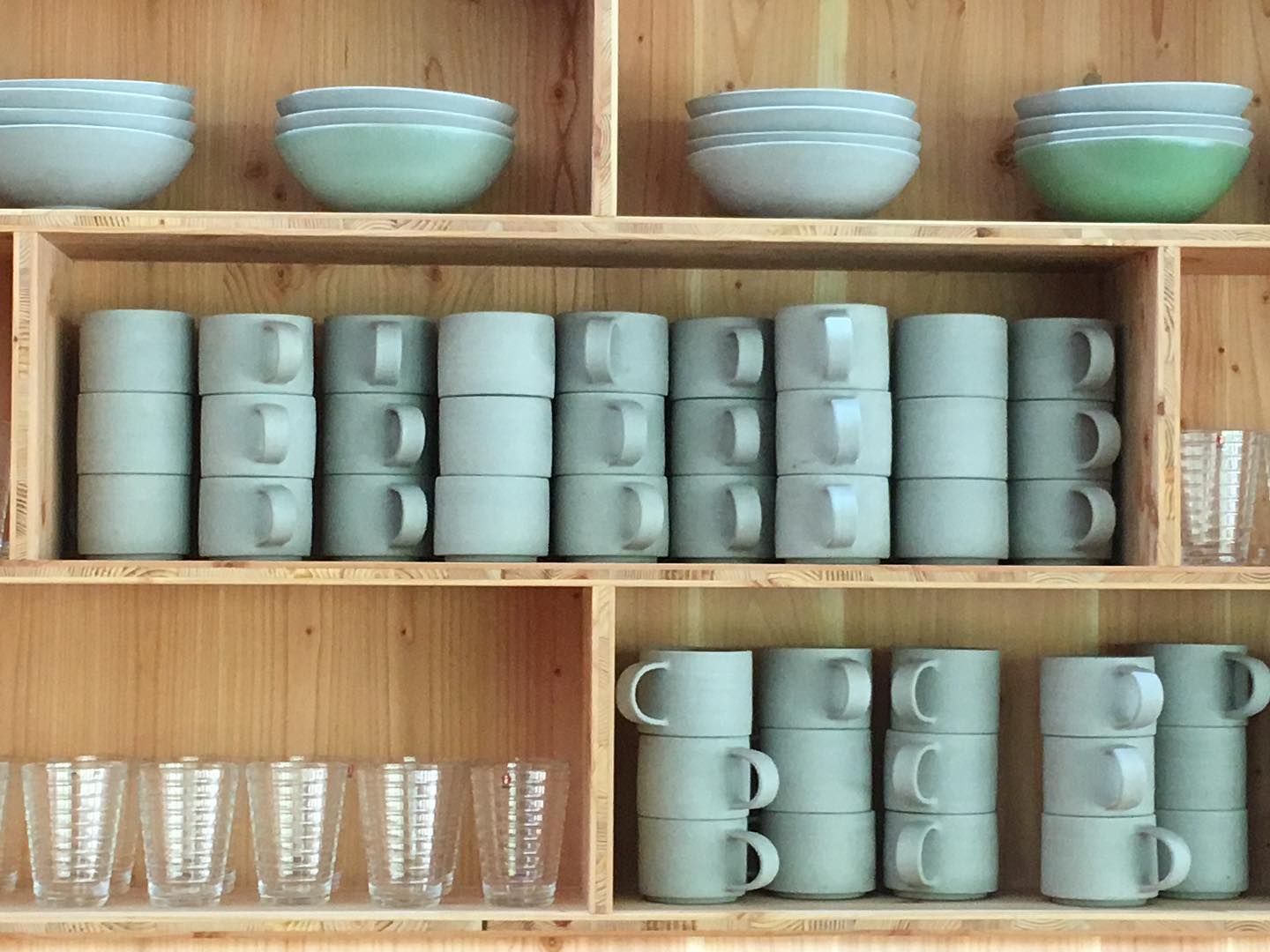 Oh and, just for mug shot Monday and of course, to remind you all that you can use them! Here’s a bunch of towers in their ‘mug’ state, sitting very nicely on the shelves in the beautiful Maggie’s Centre in Cardiff.
#mugshotmonday #newworkcoming #wheelthrown #colouredstoneware #contemporaryceramics #modernism #brutalistarchitecture #tapas #towers
#foodie #foodstyling #tableware #contemporaryart #designermakeruk
#handmade #brutalceramics #maggiescardiff #dowjonesarchitects