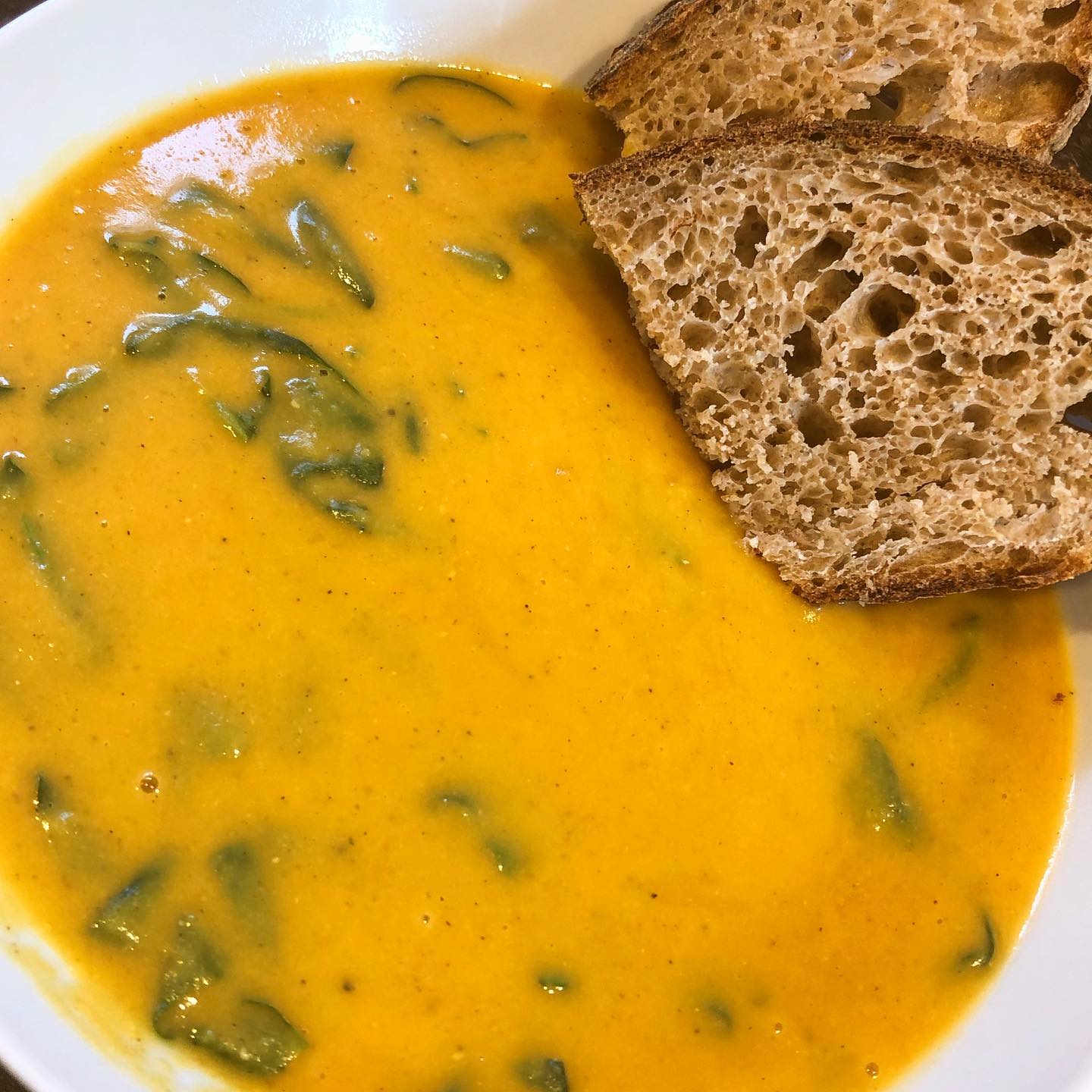 Lockdown day 7549
(🙄 So dramatic. I can’t help it, it feels like it)
Homemade spiced #butternutsquash & red #lentil #soup made for the major comfort factor. Eaten with the most delicious #freshlybaked #sourdough 🤤 (Thanks @mrpreecedrums ❤️)
#vegan #veganism #veganfood #plantbased #crueltyfree #veganfortheanimals #veganfortheplanet #veganforhealth #whatveganseat #foodislife #yummy #happytummy #healthy #healthyeating #nourish #isolation