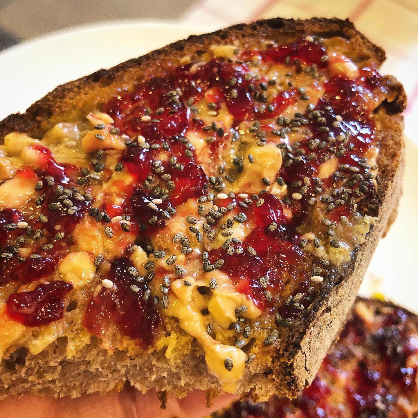 𝐓𝐎𝐀𝐒𝐓 𝐆𝐎𝐀𝐋𝐒
💛 Homemade sourdough
🧡 𝐂𝐑𝐔𝐍𝐂𝐇𝐘 peanut butter
❤️ Homemade damson jelly
🖤 Chia seeds
#vegan #veganism #veganfood #plantbased #crueltyfree #veganfortheanimals #veganfortheplanet #veganforhealth #whatveganseat #foodislife #yummy #happytummy #healthy #healthyeating #toast #chiaseeds #pbj #breakfast