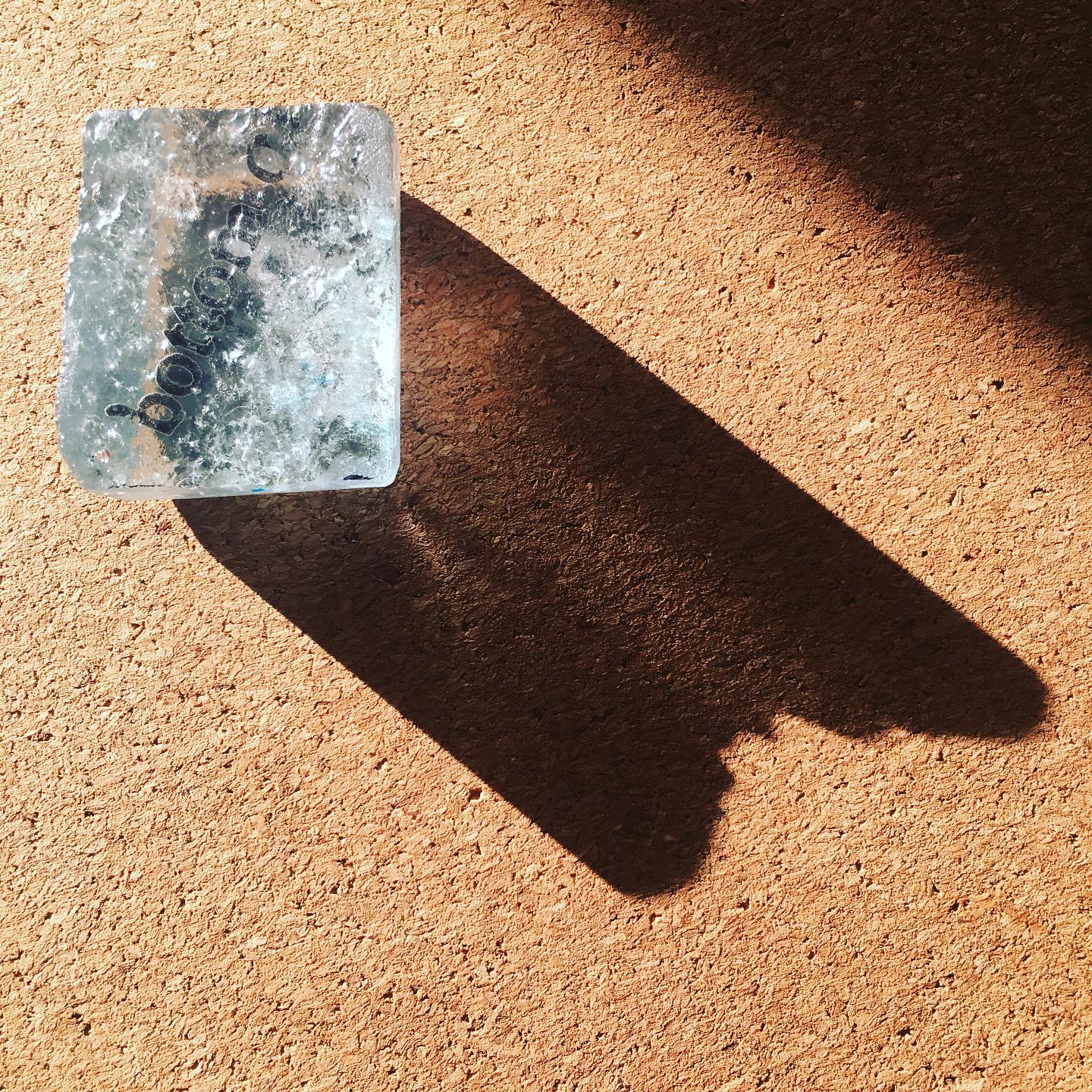 Look beyond the surface #catchingawave Using glass as a medium to convey the many layers of the #ocean ....also it’s #Friday so bottoms ⬆️
.
.
.
More on how we combine #glassart and #ocean #science via the link in our bio
#coasts #coastalliving #islands #islandlife #sustainableliving #sustainable #coastalcommunity #sealevelrise #climatechange #climatechangeart #artivism