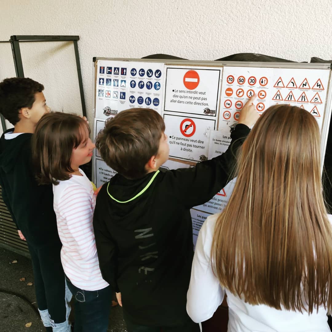 "La prévention par l'animation"
#securiteroutiere #ecole #college #kids #securaction #trottinetteélectrique #permisdeconduire #safety #association #signalisation #codedelaroute #animation #prevention #sensibilisation #jeunesse #projet #vigilance #citoyen #conduite #theorie #apprendre #pratique #test