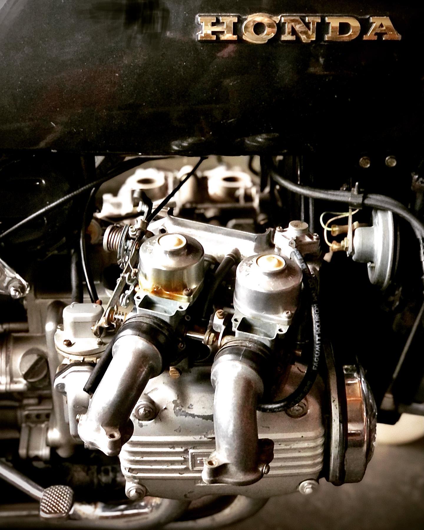 #honda #gl1000 #goldwing #vergaser Überholung und Einstellung. Spart nicht an guten Überholsätzen, es sind auch Sätze mit nicht Benzinresistenten Dichtungen auf dem Markt. Was dieser Schrott soll, ist mir ein absolutes Rätsel! #motorrad #motorcycle #bike #germanbikeprojekt by #robby