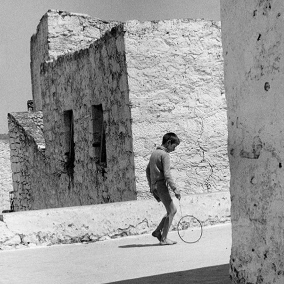 Humble Beginnings. I think we can all find solice from this image. Remembering simple times. #simplelife #greece