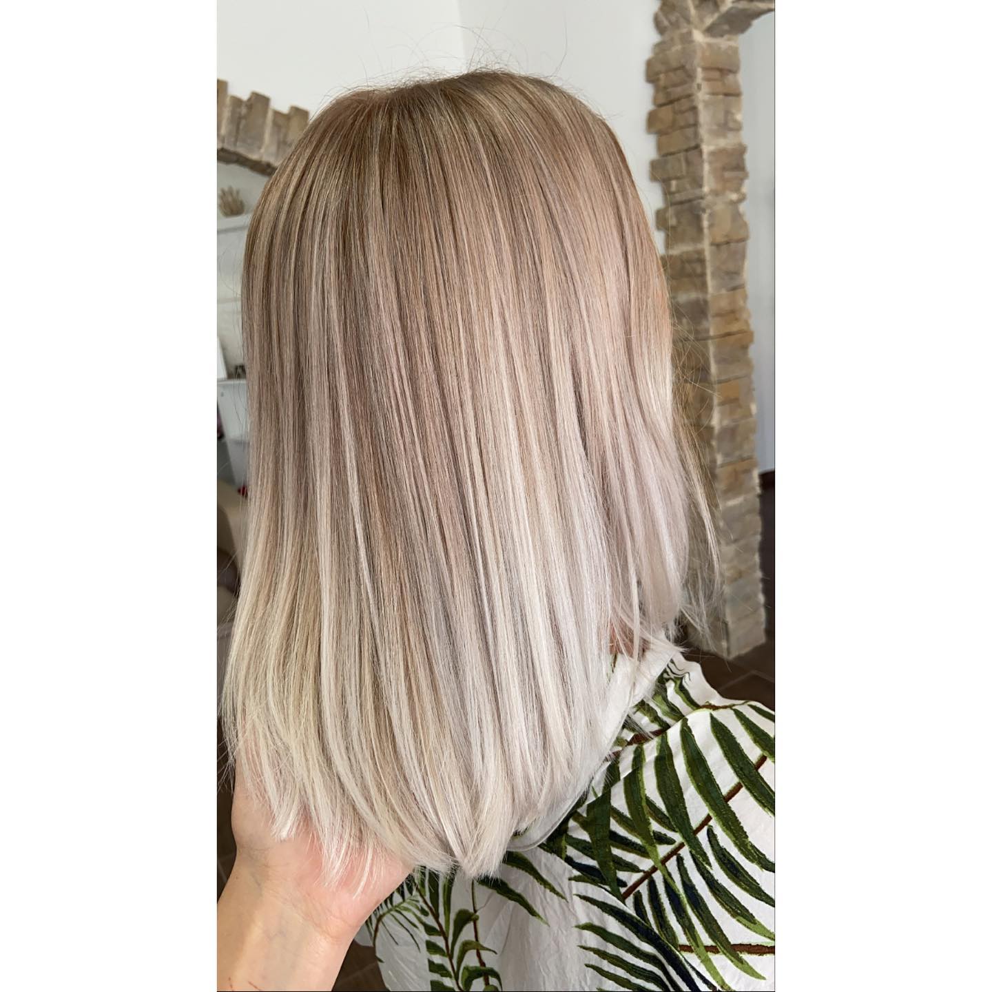 Meches ✨ @perfectstyle.hair
.
.
.
.
#balayage #ombre #blondebalayage #wellabewegt #perfectstyle #blondehair #blonde #blond #hair #hairdresser #haircut #besthair #amazinghair #hairgoals #hairideas #hairinspiration #hairlove #hairinspo #hairtrends #hairtransformation #hairstylist #healthyhair #hairartist #behindthechair #meches #highlights #blondehighlights #blondemeches #longhair