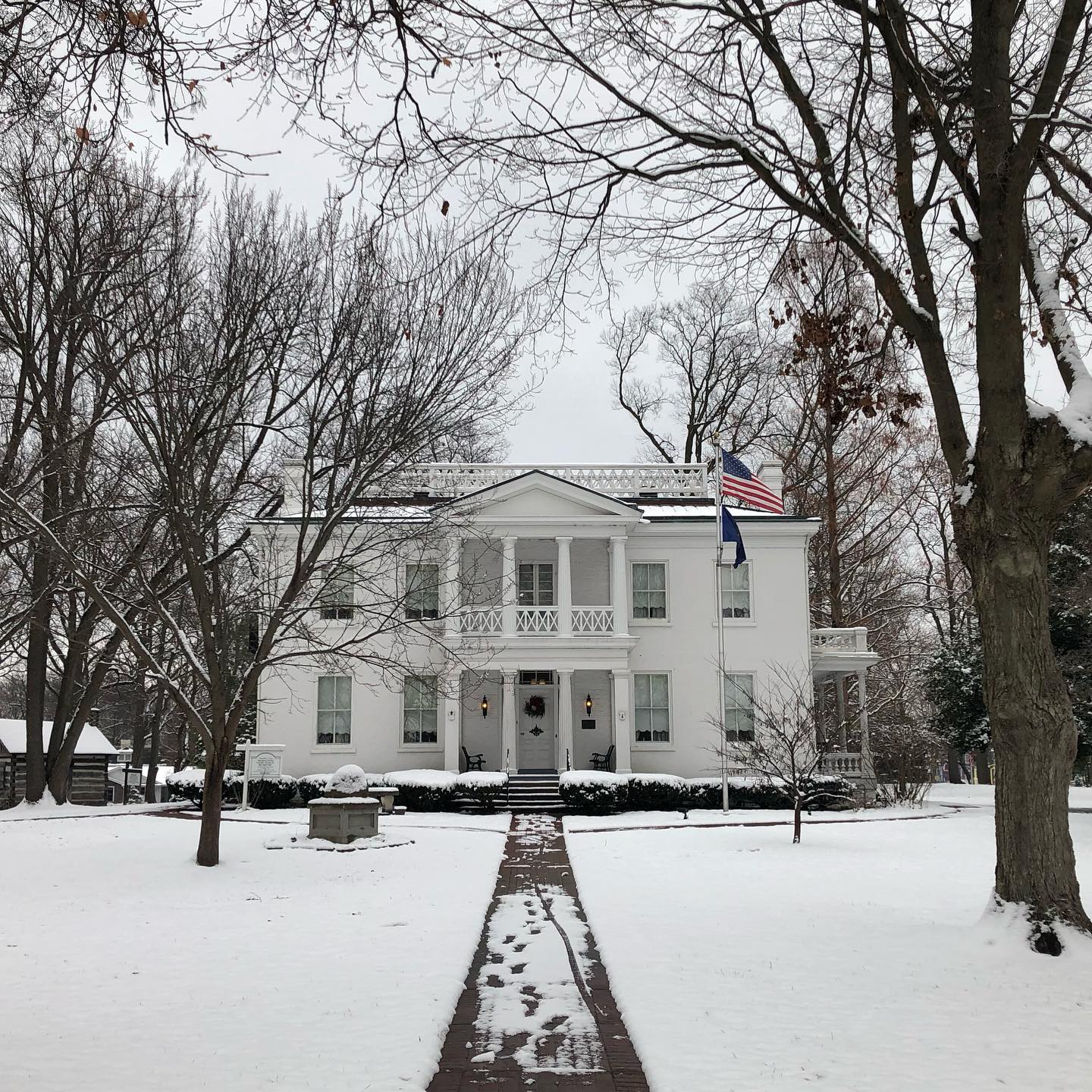 A beautiful snowfall around Crawfordsville ❄️☃️🌨
#uniquelymoco #laneplace #crawfordsvilleindiana #carnegie #masonictemple #lewwallacestudy #smalltownamerica #snow #winter #historichouses #museum #oldbuildings