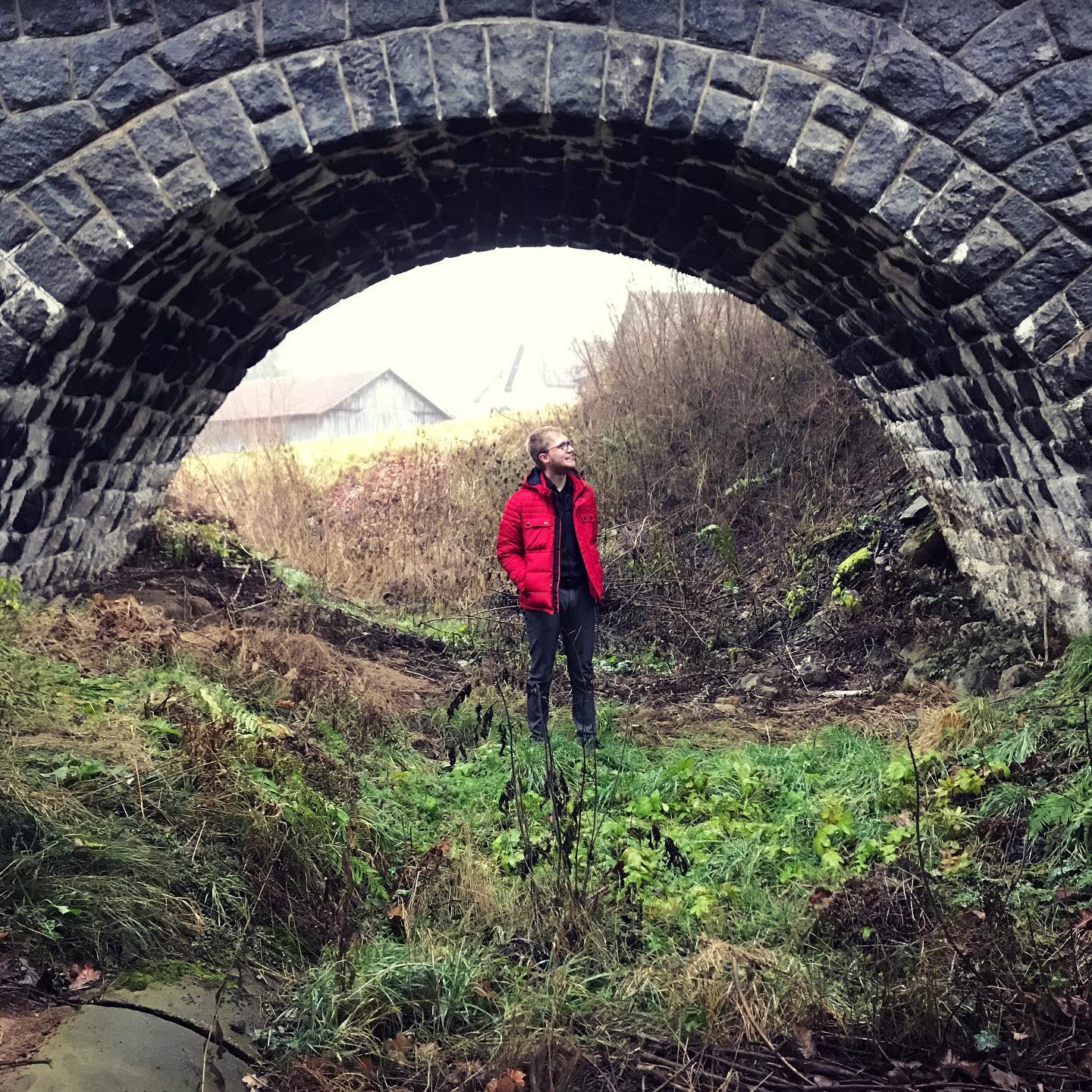 Mein Tipp für den Lockdown:
Geht raus und besucht Orte an denen ihr als Kinder wart.
Eine tolle Erfahrung ☺️
Habt ihr noch Tipps? 🤔
#lockdown #instafilters #nature #walk #siblings 📸 @a.n.n.a.321 #niceday #photooftheday #landlife