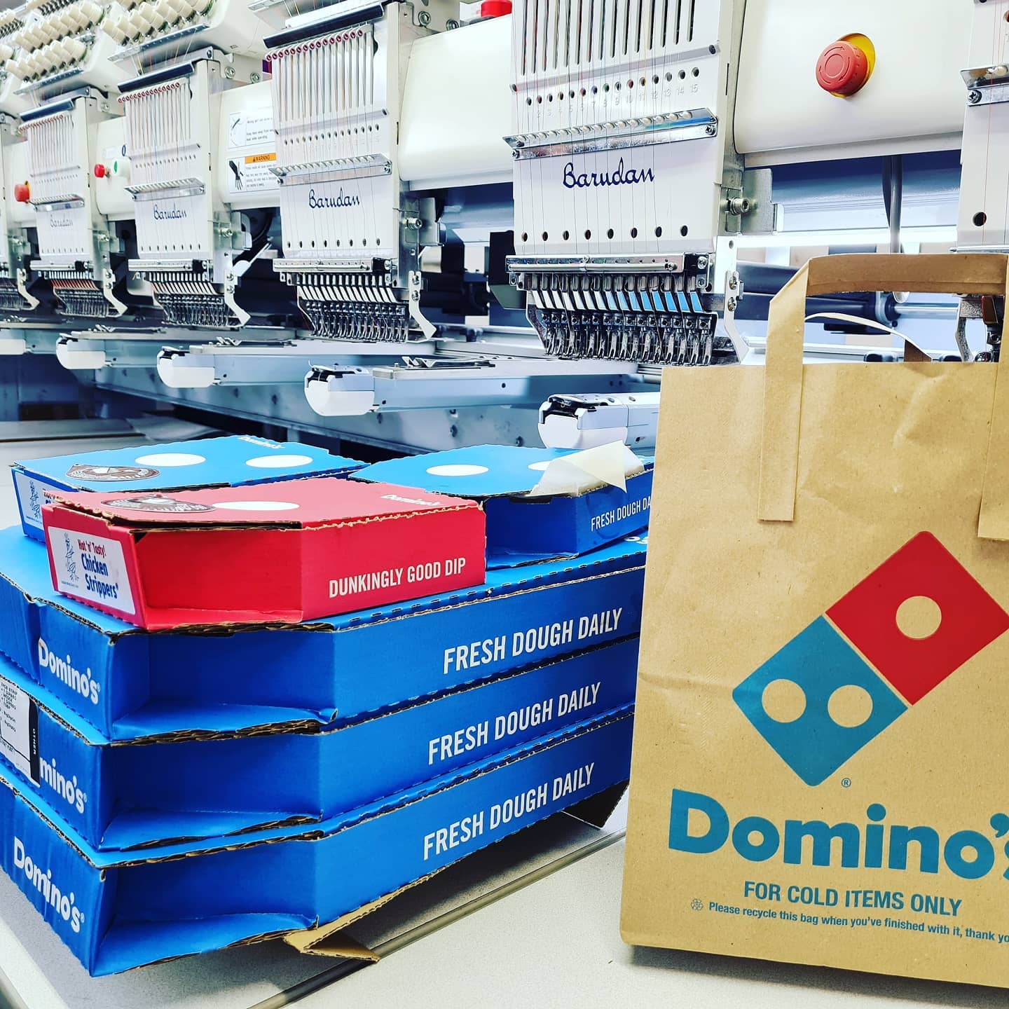 Thank you to @dominos_uk for keeping our staff fuelled, working hard getting the last of the pre Christmas 🎄 deliveries completed 👌
.
.
#pizza #pizzalover #schoolleavers #leavershoodies #2021leavers #hoodies
#christmas #christmasdeliveries