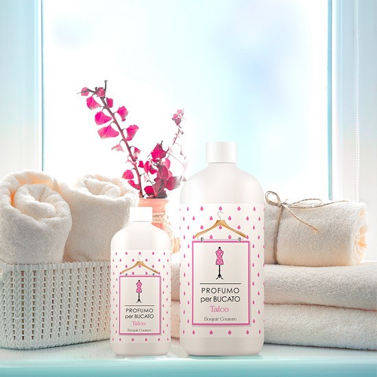 La piacevole nota al talco del nostro Profumo per Bucato donerà alla vostra biancheria un intenso odore di pulito. Scoprite tutte le altre profumazioni della collezione sul nostro sito 👉 www.ambienteeprofumi.com
#boujoircouture
#ambienteeprofumi #profumoperbucato #bucato #talco #biancheria #bucatoprofumato #essenzeperbucato #essenzeprofumate