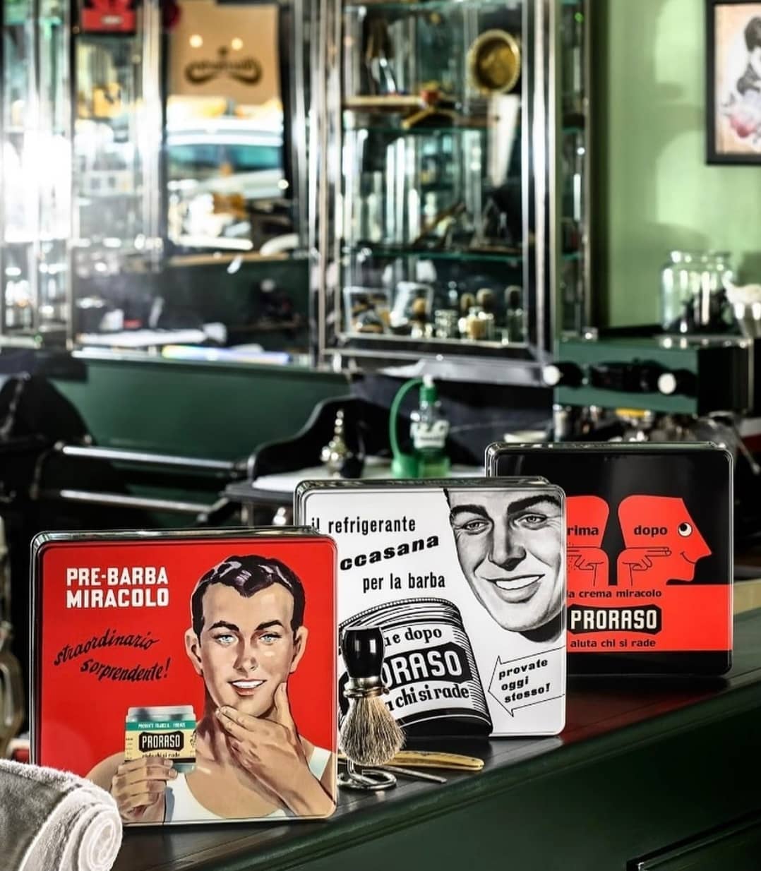 Se stai cercando qualcosa da regalare a #Natale, questi set #Proraso possono fare al caso tuo. All'interno di queste bellissime scatole puoi trovare i prodotti più adatti alle tue necessità, dall'arte della #rasatura alla cura delle #barbe più folte.
.
#barba #beard #curadellabarba #oliodabarba #dopobarba #regali #regalo #buonnatale#profumerialorenzi #paolosarpi #pennellidabarba #lorenzi #shave #rasoioamanolibera #viapaolosarpi #socialstreetpaolosarpi #insarpi #botteghestoriche #bottegastoricamilano