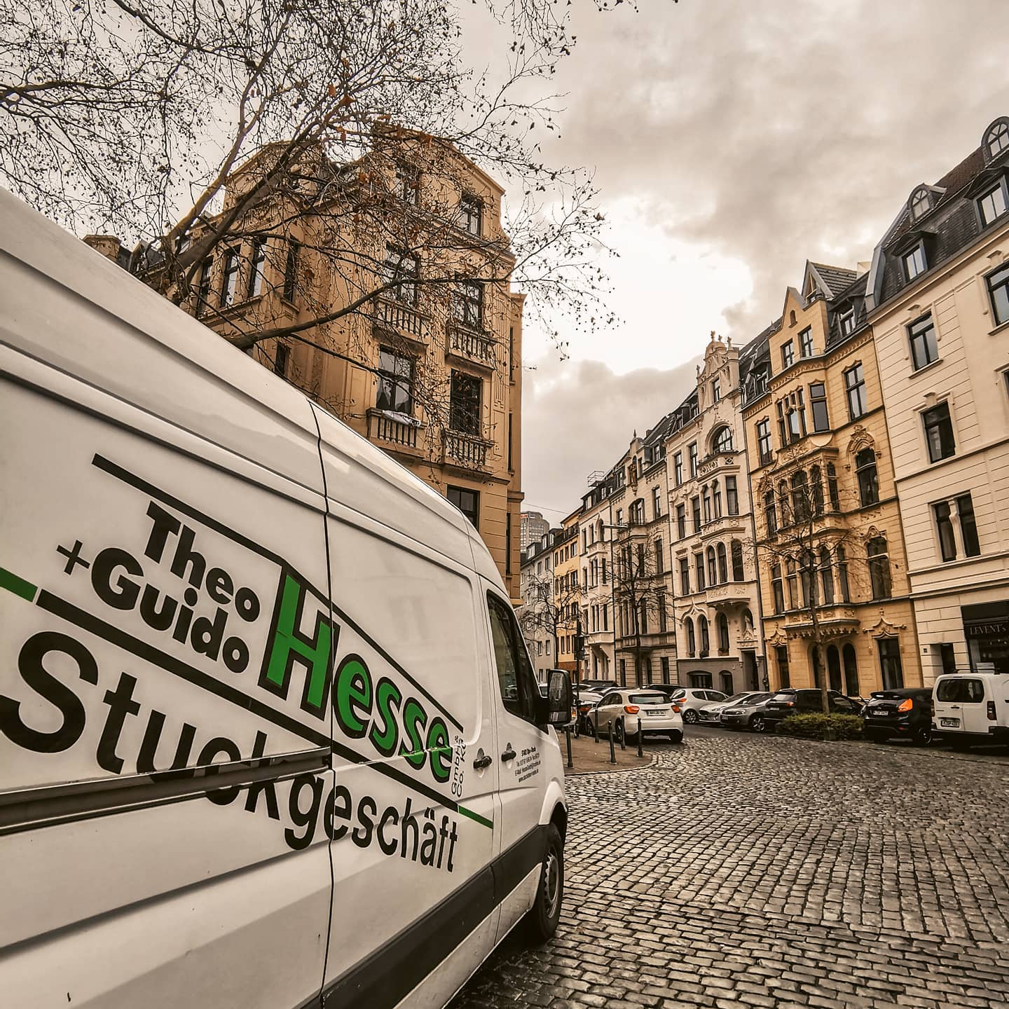 Mal was anderes zwischen den Feiertagen: Unterwegs als kleiner Umzugsservice in einem der schönsten #Veedel in #Köln. 💪📦 #agnesviertel #stuckfassaden #umzugshelfer #cologne
#TheoundGuidoHesse #StuckgeschäftHesse #olpe #DeinStuckateurInOlpe #stuckateur #verputzer #gipser #außenputz #innenputz #stuck #WeilIhrHausUnsWichtigIst #wirgebenIhremHauseinGesicht #handwerk #teamarbeit
