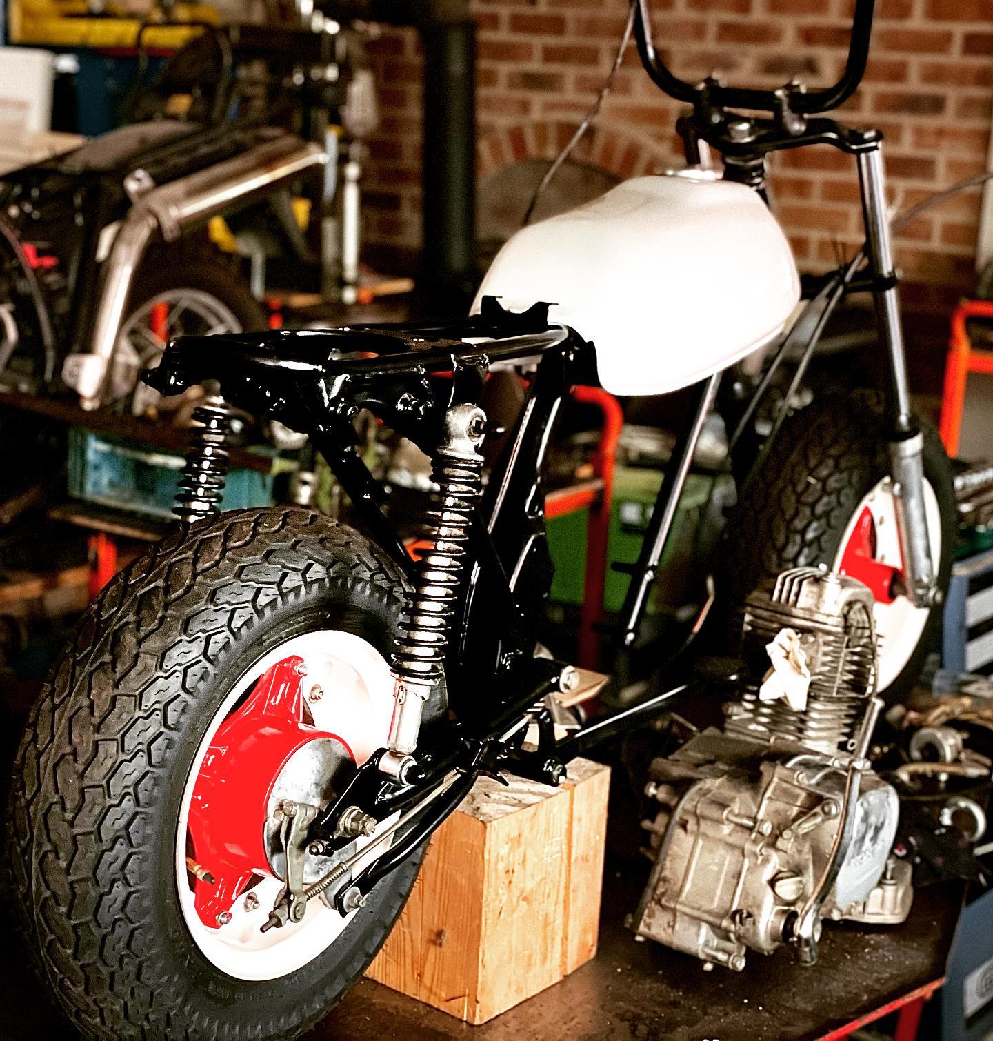 #workinprogress #hondacy50 #honda #custom #moped #motorrad #motorbike #motorcycle #germanbikeprojekt by #robby