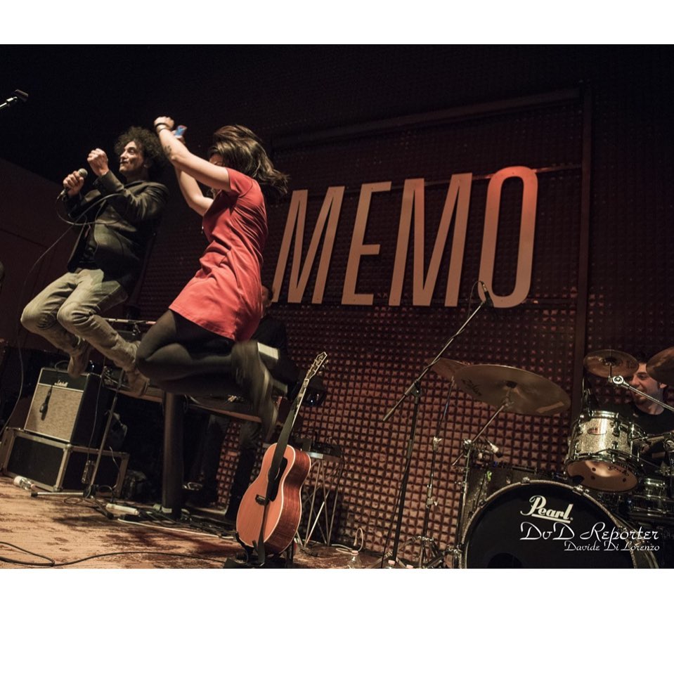 “Ricordiamoglielo al mondo chi eravamo e che potremmo ritornare” un giorno torneremo ad ascoltare musica dal vivo: nel frattempo vi parlo dei migliori locali a #Milano. Link in bio! #milano #musicadalvivo #eventimilano #memorestaurant #lasalumeriadellosport #lesgitanes #serendepico