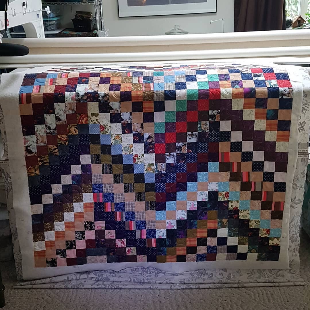 First customer quilt of the new year is done and ready to go home tomorrow!
#quiltingismypassion #longarmquilter #quiltersinvictoriabc #scrappyquilts #quilting #apqsmillie30 #quiltpath #canadianquilter #quiltersofinstagram #quiltersgottaquilt #scrappybargello