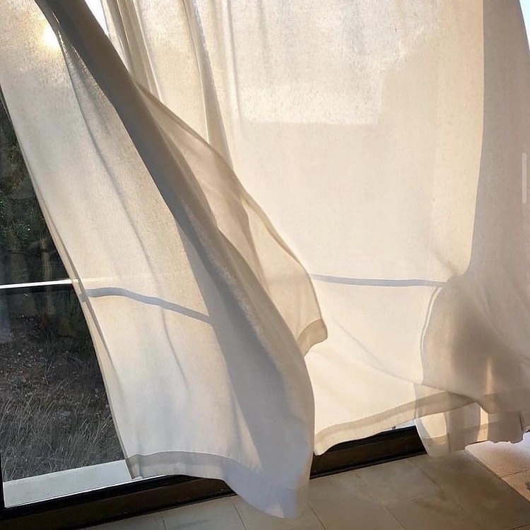 Sometimes we get so caught up in life we forget we don’t always have to be busy.
We don’t always need to be checking our phones or rushing to the next thing.
We need to remind ourselves that it’s ok (and absolutely necessary) to slow down.
To take a break and enjoy the calm.
To breathe and simply just be.