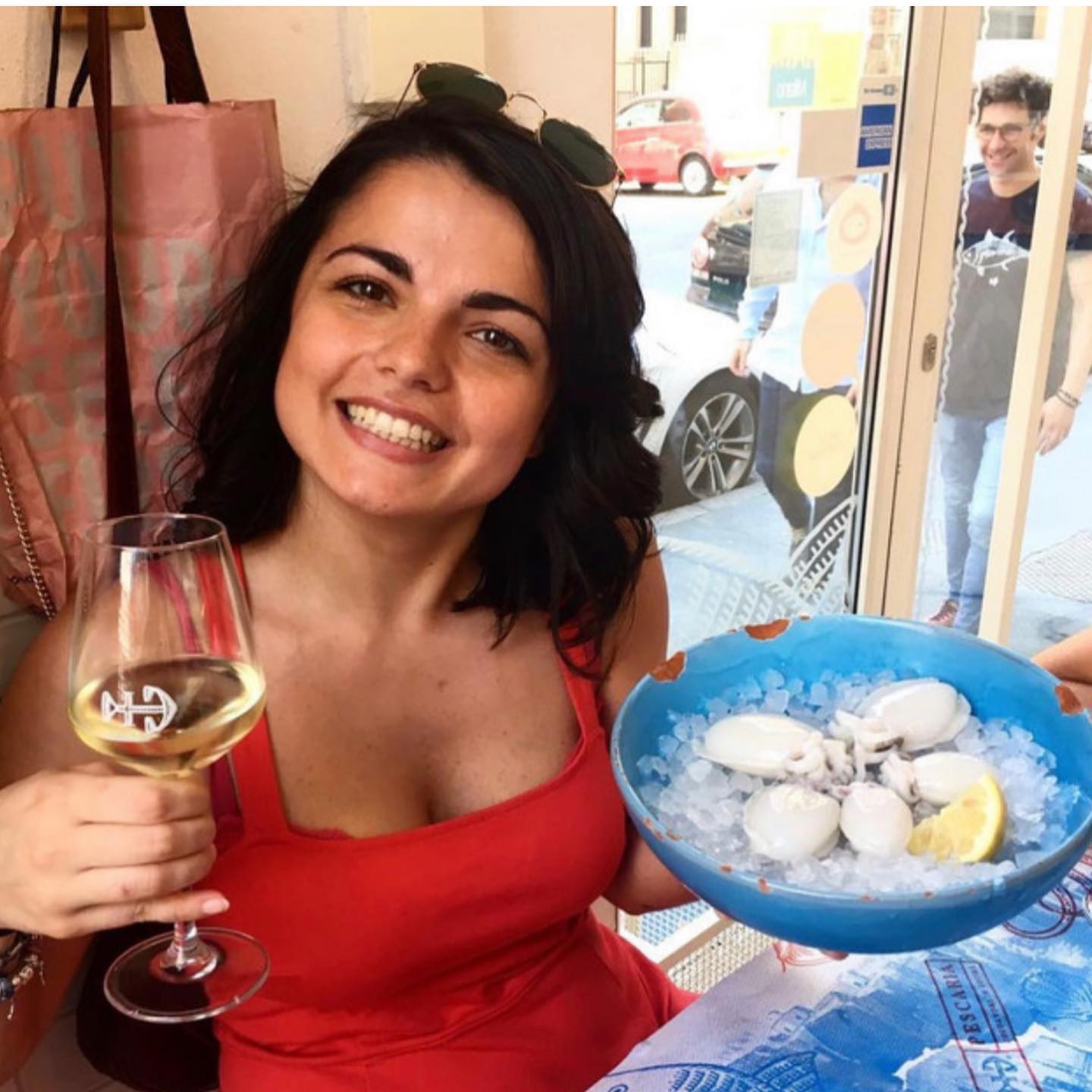 "A Milano arriva il pesce più fresco d'Italia”: tutto vero! Vi propongo la selezione dei miei locali preferiti per mangiare pesce crudo a Milano. In attesa che i locali possano riaprire, ho indicato chi effettua asporto e delivery. Scopri di più dal blog dal link in bio! #ristorantimilano #pescecrudomilano #mangiareamilano #milano #milanocity #igersmilano #italia #milanodavedere #igersitalia #milanotoday #ig_milano #instamilano #instagood #travel #volgomilano #lombardia #duomo #ig_italia #art #love #city #loves_milano #igerslombardia #milano_in #milanodaclick #ig_milan