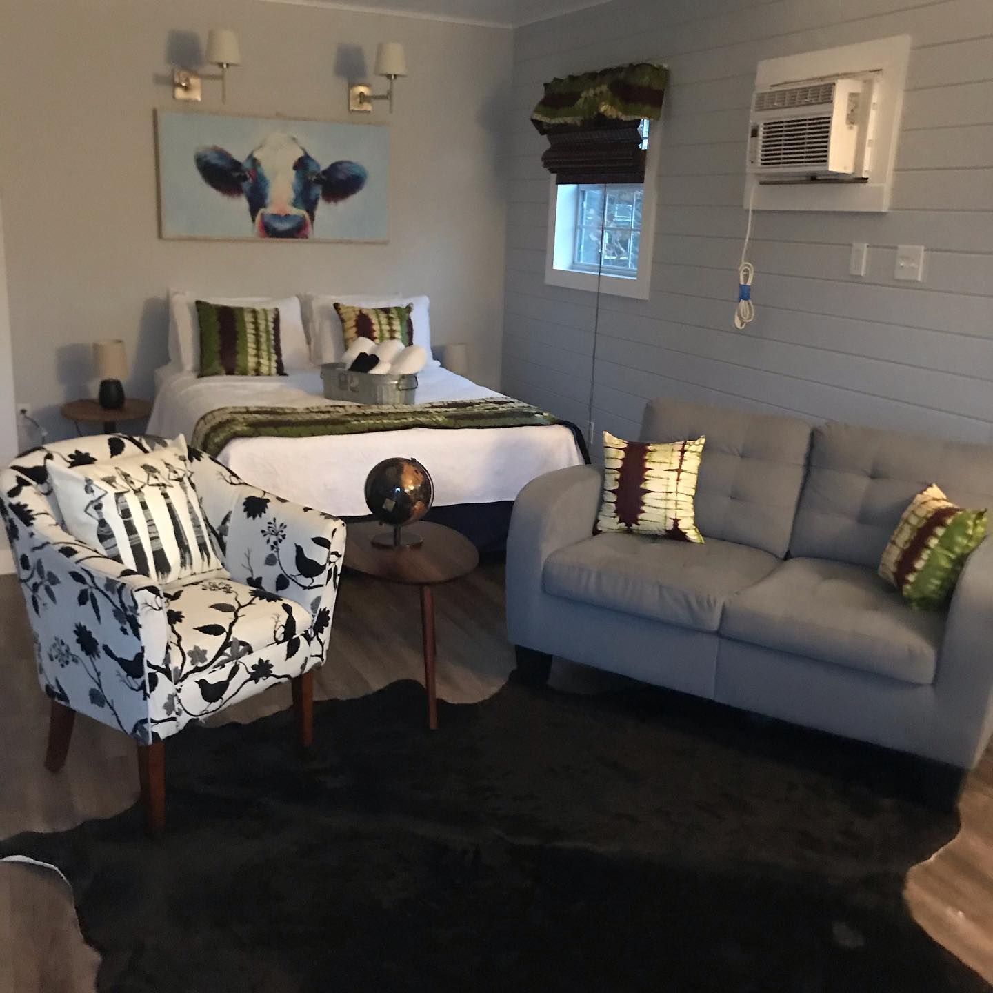Introducing Opoji Cabin ... please visit our website for more pictures ... don’t forget to register as a members of our community to get updated videos and noticications of up coming events. ... www.Solar-Wilsonvillage.com A taste of Africa in the heart of Texas
Throw pillows, windows, and bed skirt by @shuku_accessories Accessories..
#airbnbhost
#solarwilsonchronicles #vacationhomes #airbnb #airbnb #ranchlife #naturephotography #naturelovers