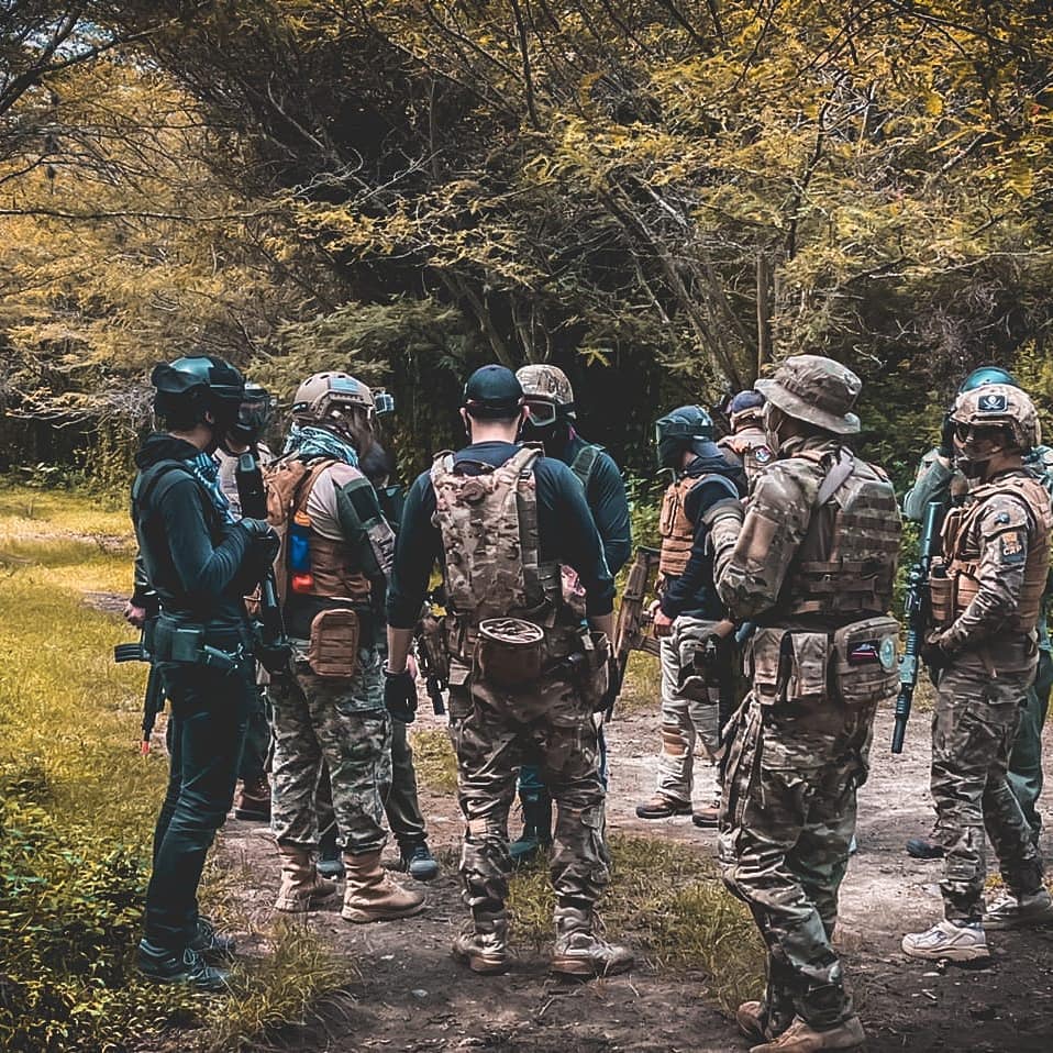 Jugamos, disfrutamos y seguimos puliendo nuestras tácticas, somos una gran familia de jugadores y grandes amigos. Únete a nuestra partidas semanales.
Se parte de uno de los deportes de mayor expansión en el mundo, ven a tu primer juego. Alquilamos equipo para que experimentes tu mismo de la adrenalina.
.
.
.
.
#airsoft #airsoftnation #airsoftgun #milsim #airsoftworld #airsoftinternational #airsofter #tactical #airsoftworldwide #pewpew #airsoftobsessed #airsoftphotography #airsoftbrasil #airsoftteam #softair #military #airsoftplayer #m #airsoftcommunity #airsoftgame #a #airsoftwar #airsoftlove #guns #airsofting #multicam #airsofterphoto #glock #airsoftguns