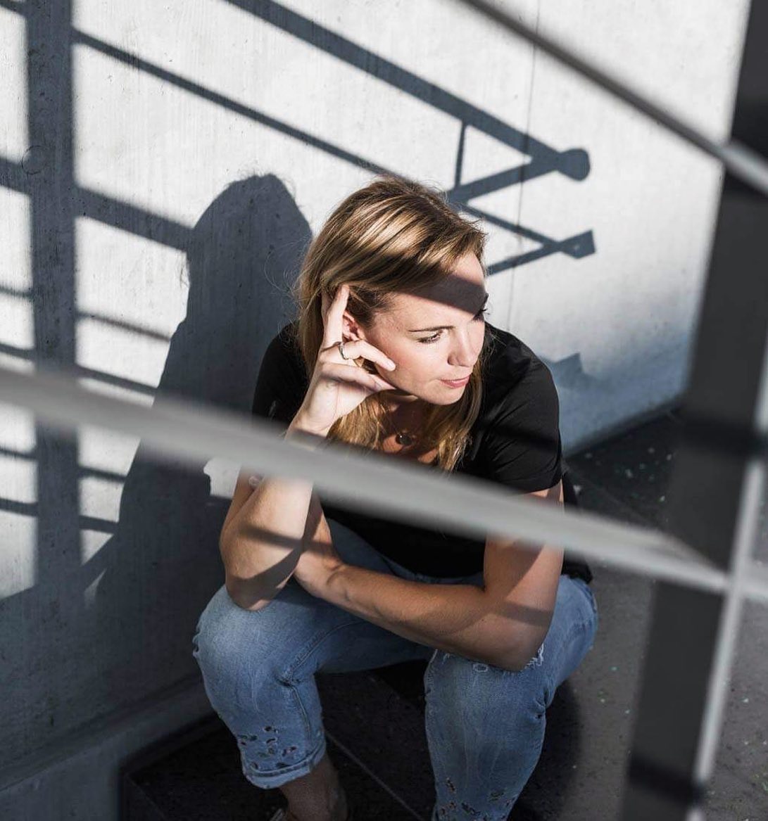 Portrait für Andrea, Chefin von Secomba/Augsburg.
.
.
.
.
.
#corpotatephotography
#corporate
#piasimonphotography #portraitphotography
#editorial
#businessportrait
#lovemyjob
#chefin
#businesswoman
#werbefotografie
#unternehmensfotografie