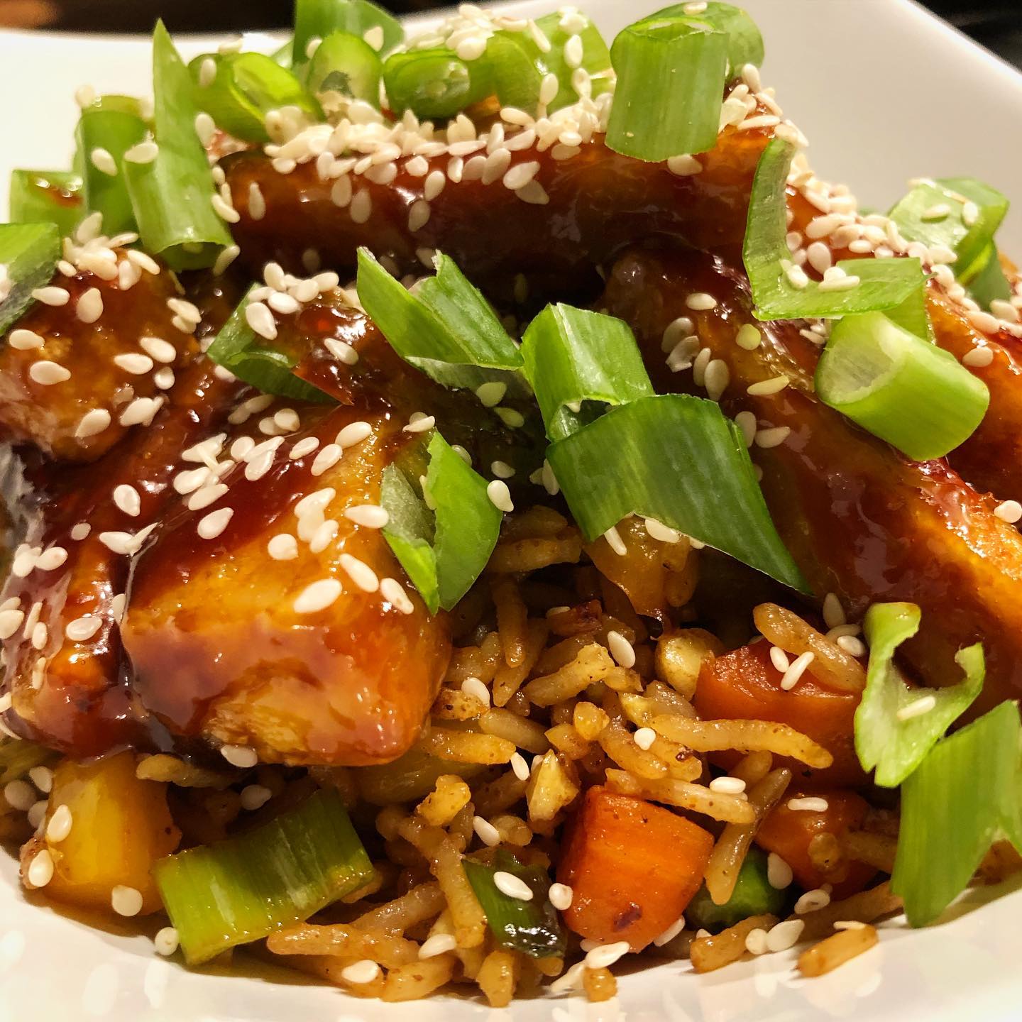 @bosh.tv sticky chilli #tofu with fried #rice. Tasty 🧡
#vegan #veganism #veganfood #meatfree #dairyfree #nomeat #nodairy #eggfree #plantbased #crueltyfree #meatismurder #dairyisscary #ditchdairy #veganfortheanimals #veganfortheplanet #veganforhealth #whatveganseat #foodislife #yummy #govegan