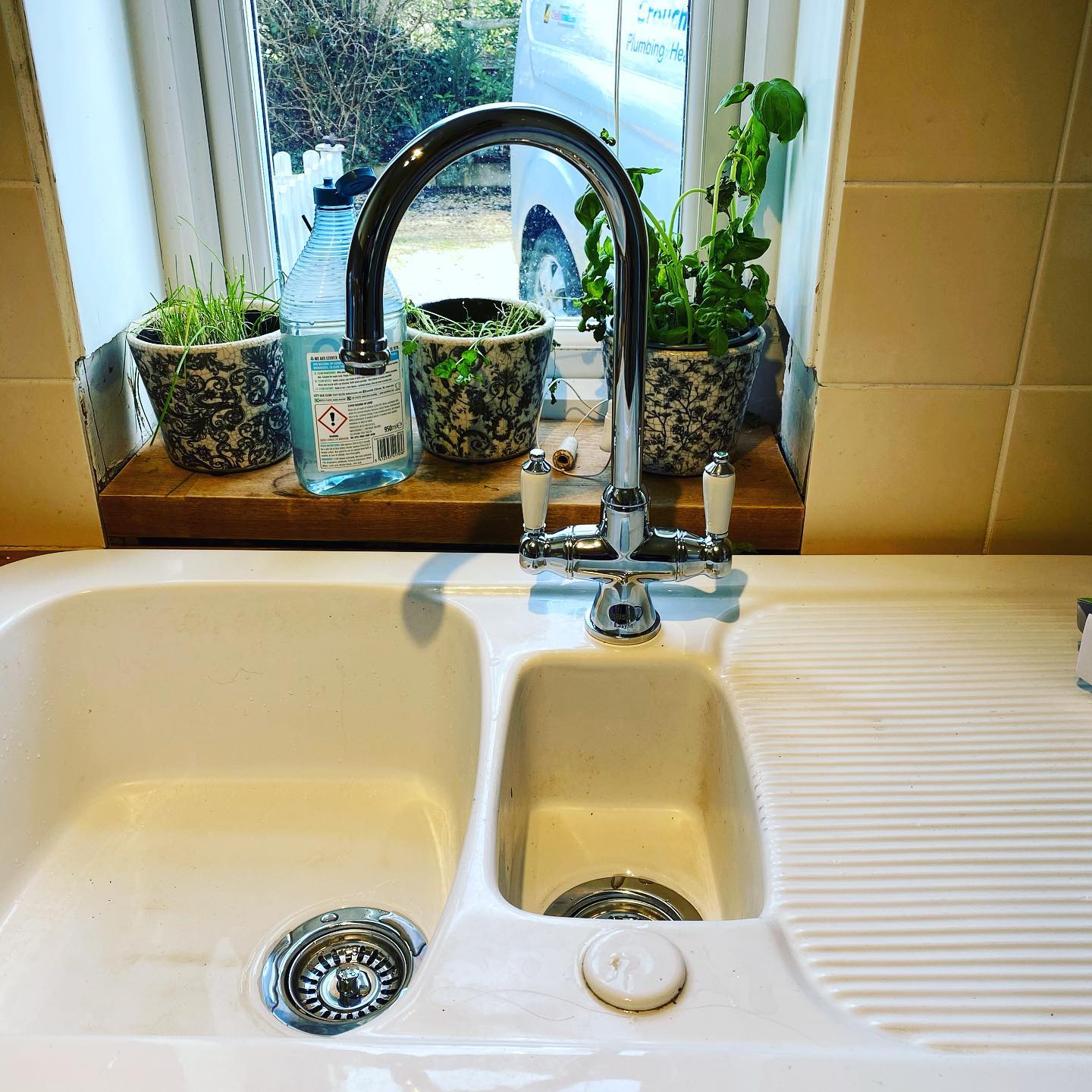 One of our jobs today... new #Bristan kitchen sink tap fitted today along with new basket strainer wastes.
👉Follow @stembridgeplumbing 👋
👉Follow @stembridgeplumbing 👋
❤️Double tap❤️
❤️Double tap❤️
____________________________________
👉 Follow @stembridgeplumbing
👉 Follow @stembridgeplumbing
👉 Follow @stembridgeplumbing
____________________________________
👥 Tag a Friend
🛎 Turn on Post Notifications
👨💻 Save to Look at Later
____________________________________
#plumber #heatingengineer #heating #gas #gasengineer #hotwater #radiator #boiler #service #boilerservice #local #angmering #rustington #eastpreston #arundel #chichester #bognorregis #bathroom #bathroominstallation #gasman