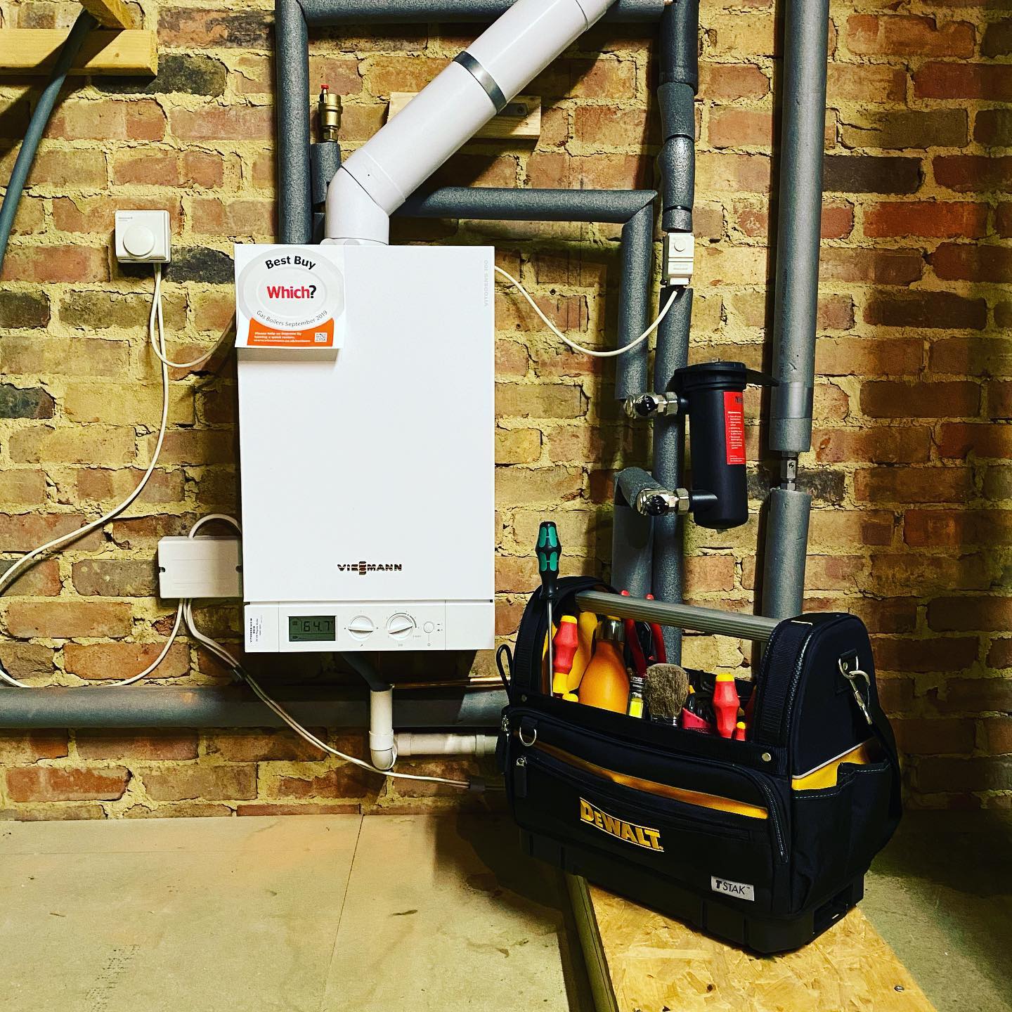 New #Viessmann boiler installed today with a 12 year warranty! Also loving my new #Dewalt tool carry.
👉Follow @stembridgeplumbing 👋
👉Follow @stembridgeplumbing 👋
❤️Double tap❤️
❤️Double tap❤️
____________________________________
👉 Follow @stembridgeplumbing
👉 Follow @stembridgeplumbing
👉 Follow @stembridgeplumbing
____________________________________
👥 Tag a Friend
🛎 Turn on Post Notifications
👨💻 Save to Look at Later
____________________________________
#plumber #heatingengineer #heating #gas #gasengineer #hotwater #radiator #boiler #service #boilerservice #local #angmering #rustington #eastpreston #arundel #chichester #bognorregis #bathroom #bathroominstallation #gasman