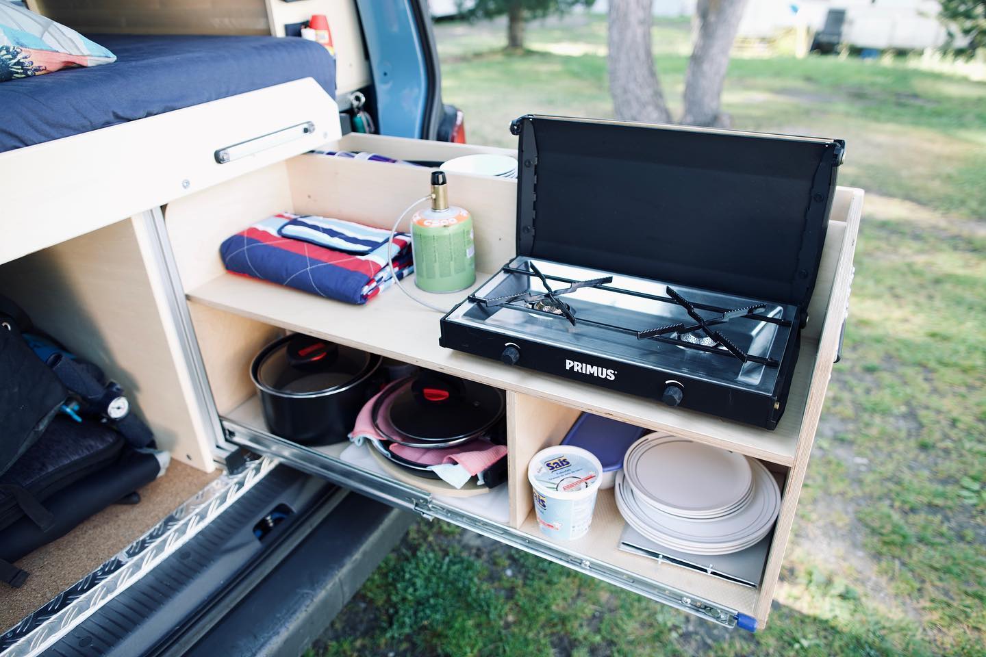 Nice little outdoor kitchen packed in a drawer for summer adventures.
Let's cook!👨🏻🍳
🛠🚐💨
#kitchen #outdoorcooking #outdoor #camping #camper #campervans #vanlife #lifestyle #camperlife #handmade #woodworking #conversionvan #customvans #adventure