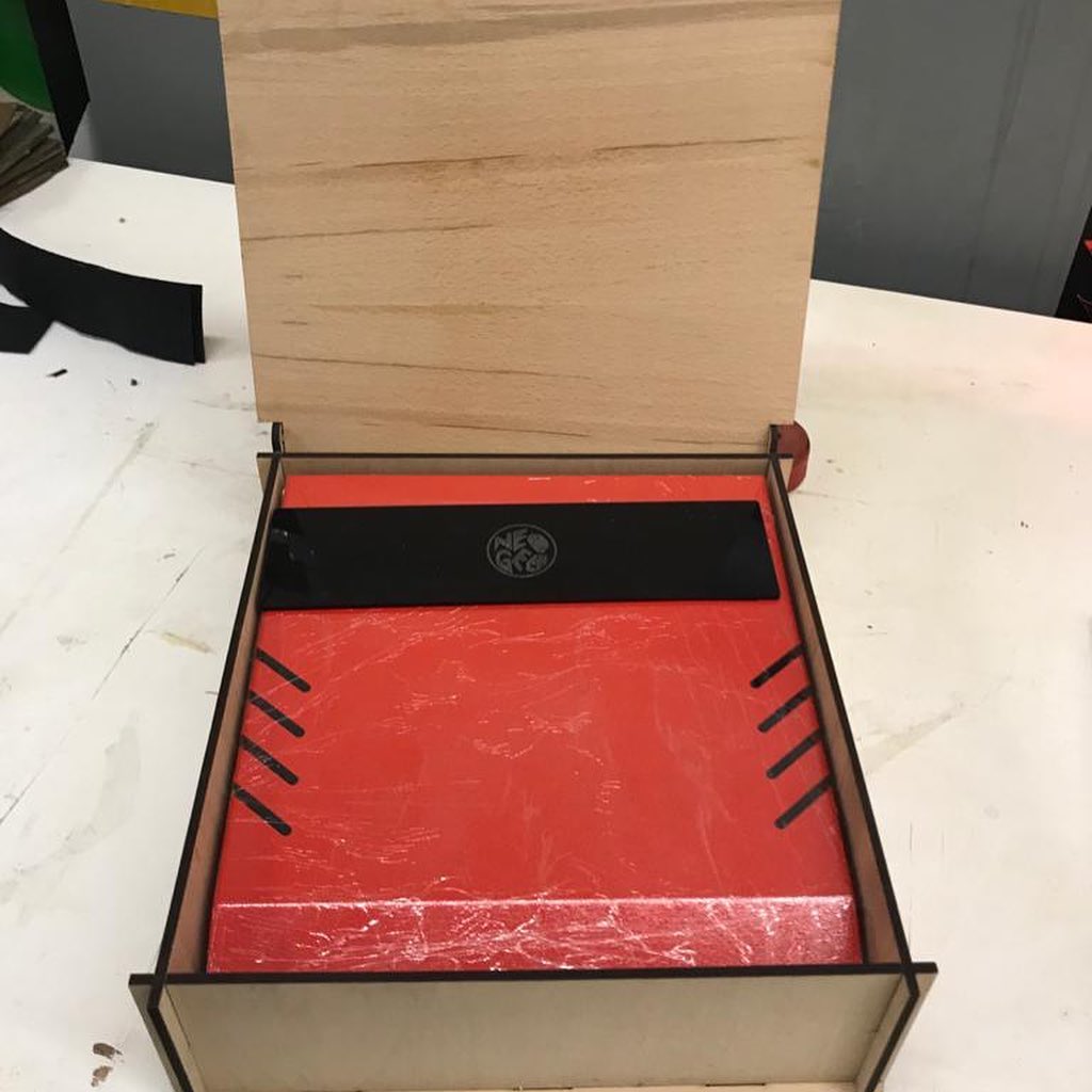 CMVS Ultra. Wooden enclosure for more protection. Nothing comes closer... #arcade #cmvs #neogeo #mvs #snk #consolized #supergun #retrogaming #retrogames #retrogamer