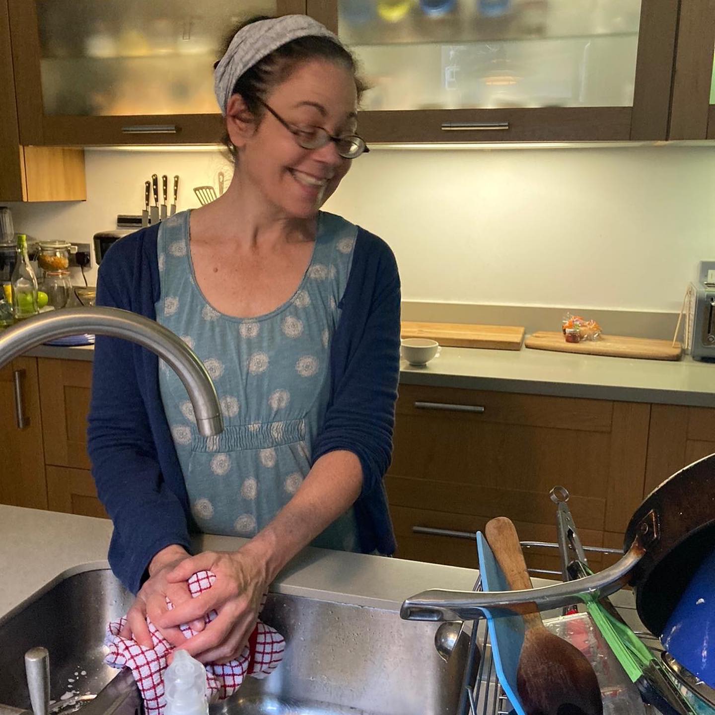 When I’m not in my studio, you can usually find me in my kitchen. My other happy place. I just love the innumerable comparisons with cooking and baking processes to ceramic ones.....it just makes my heart flutter, no, really..it does... I love the research and experimentation that’s needed to succeed in both and I love how amazing It feels when success happens especially when I can happily feed a crowd...well, when we used too. 🙂
Anyway, those day will come back.
In the meantime, I’m just gonna give away a lovely ceramic snack tower to one of the lucky people who has subscribed to my monthly newsletter. If you want in, just visit my website to subscribe. You’ve got until the 23 Feb. Swipe and see the tower on offer.
#giveaway #newonlineshop #wheelthrown #findamaker #contemporaryceramics #modernism #brutalistarchitecture #tapas #towers
#foodie #foodstyling #kitchen #tableware #contemporaryart #designermakeruk
#handmade #brutalceramics #handmadeinwales