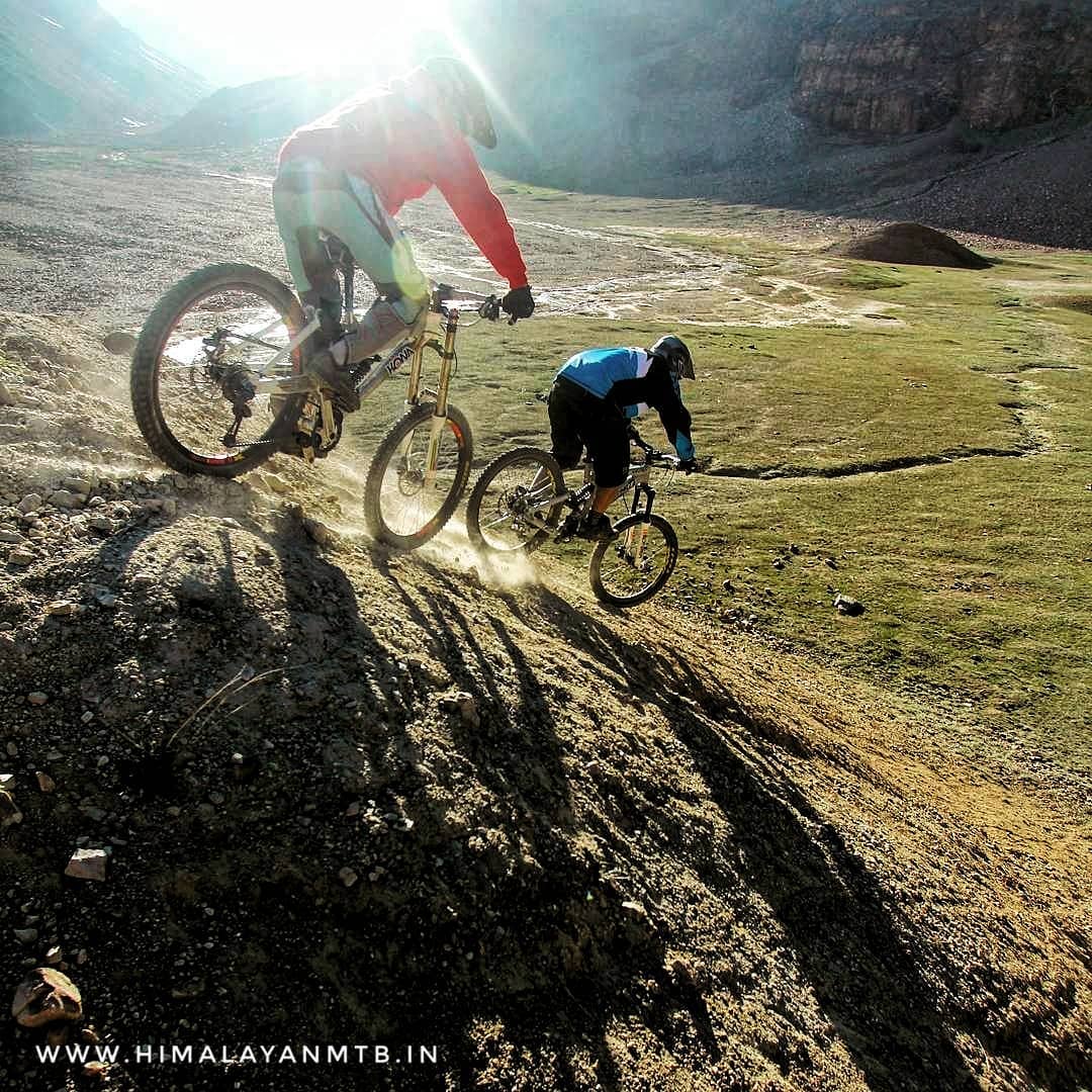 For riders - By riders. Our Singletrack Holidays provides the best riding experience you can get in the Himalayas. We assure you one of the best mountain bike trip on planet Earth. - www.himalayanmtb.in
#HimalayanMTB #singletrack #MountainBike #adventures #Himalayas #mtbdaily #Holidays #Outdoors #HimachalPradesh #lahaul #spiti #Ladakh #uttarakhand #mtbindia #FRMTB #freeridermtbmag #pinkbike #vitalmtb #imbikemag #anthillfilms #freerideentertainment #IncredibleIndia
