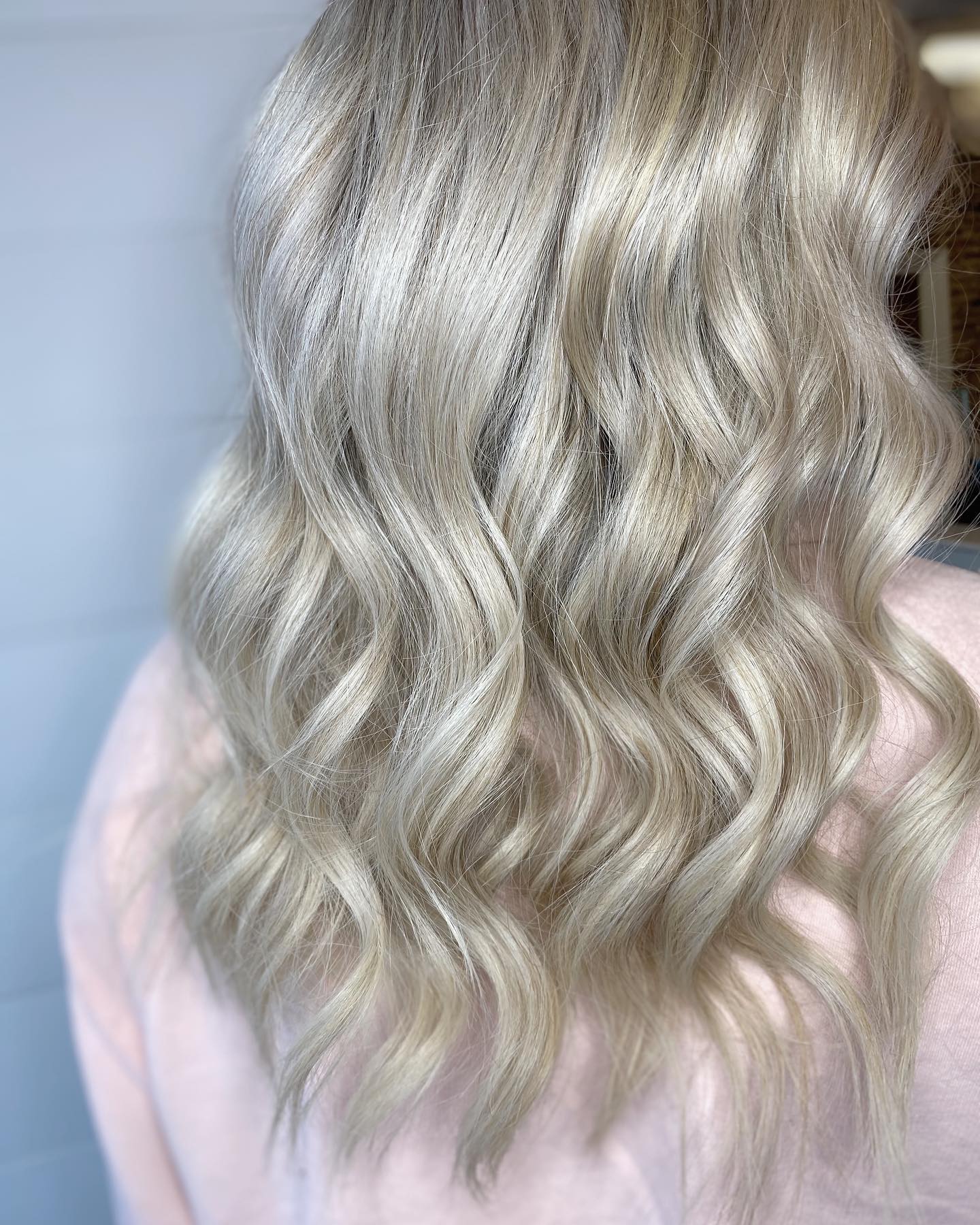 Some of @jrp.beauty recent work! Who wants to book an appointment with Julia!? She is booking up quick!🥰
#wellahair #wellasalon #wellaprofessional #wellacolor #wellaeducation #wellafamily #wellablondor #wellacolortouch #blondehair #blondespecialist #hairstylist #hairlove
