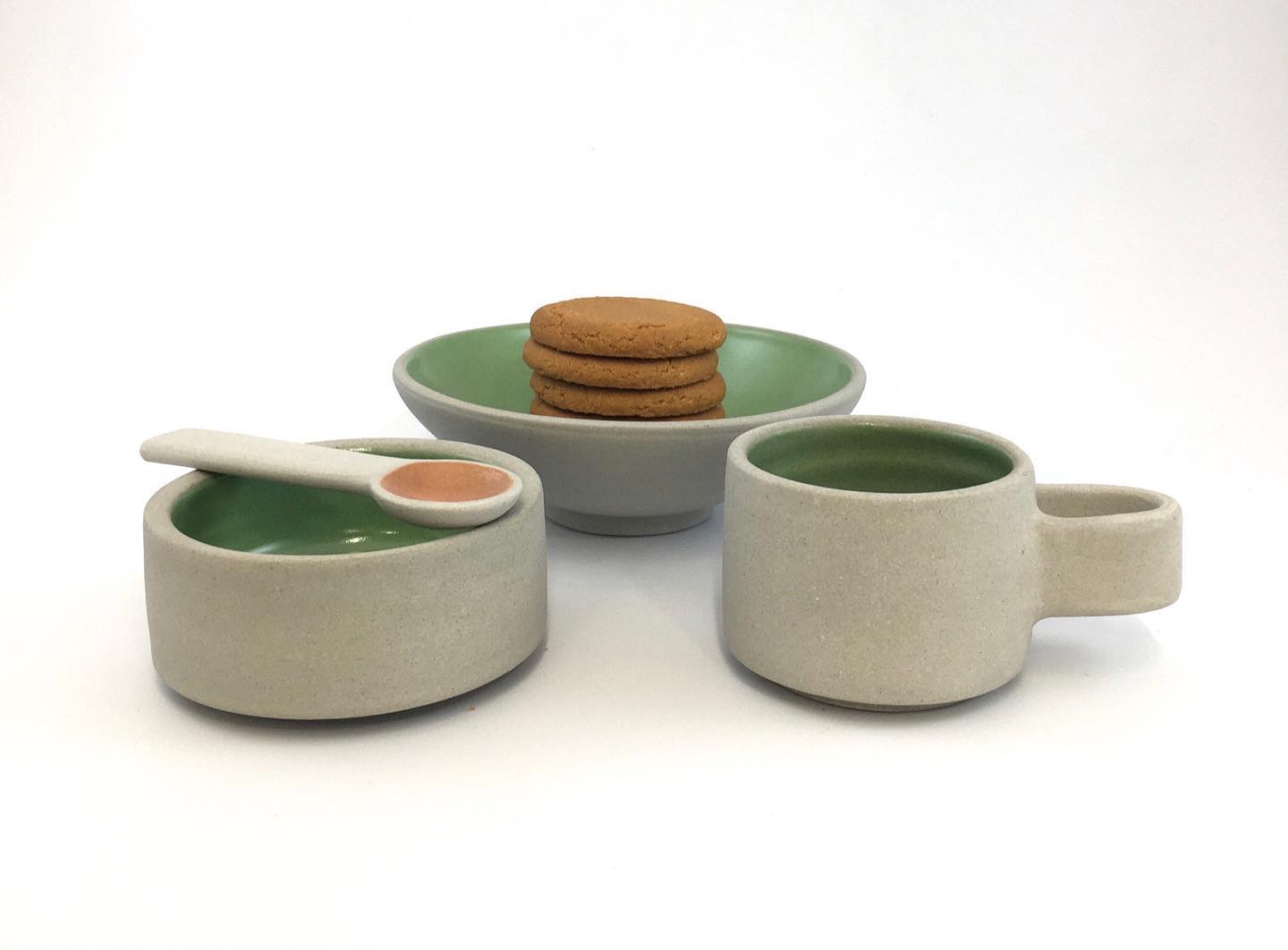 This deconstructed piece is Inspired by concrete water towers. Not sure about that? Swipe to see this 10.5cm ht petite but perfectly formed Espresso Cup Tower in its sculptural form. It’s ideal for people who love that morning shot of coffee. It will also make those with an undeniable sweet tooth particularly happy, as this Sofia bowl will hold plenty of biscuits or that homemade breakfast muffin.
Check out this piece and others that are now available in my shop and while you’re there, sign up for my monthly newsletter. You’ll get interesting news, discounts, giveaways and lovely recipes from myself and the chefs that I love.
#giveaway #newonlineshop #wheelthrown #pottery #architecture #contemporaryceramics #modernism #brutalistarchitecture #tapas #towers
#foodie #foodstyling #tableware #healthysnacks #contemporaryart #designermakeruk #competition
#handmade #findamaker #kitchenstyling #brutalceramics #handmadeinwales