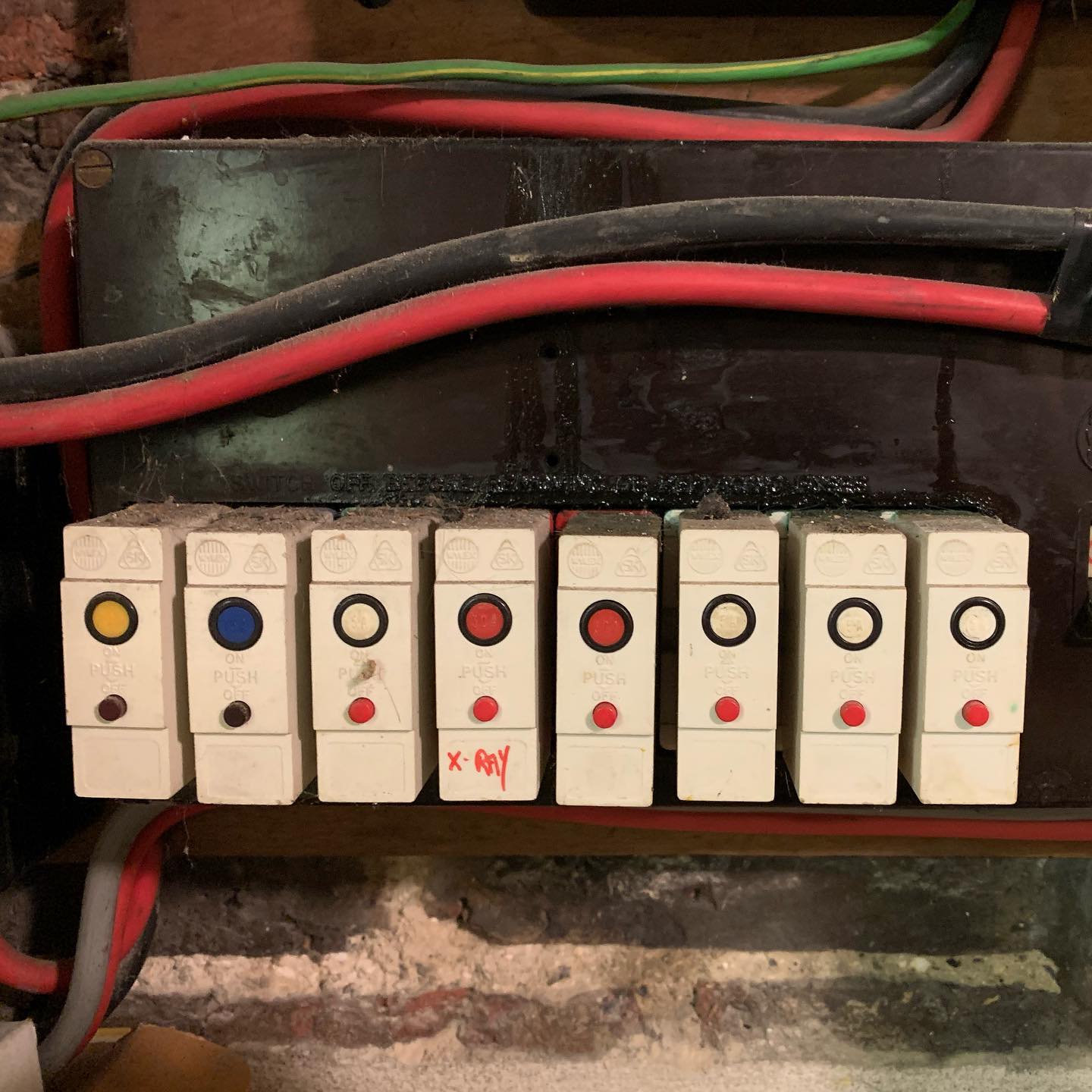 Out with the old ➡️ in with the new ✅ Consumer unit upgrade for a dental surgery. RCBOs and surge protection.
.
.
.
.
.
.
.
.
.
.
.
#TT #Electrical #TTElectrical #Electrician #London #Local #Friendly #Design @hager_uk #hager #hagergang #consumerunit #upgrade #glowup #rcbo #surgeprotection