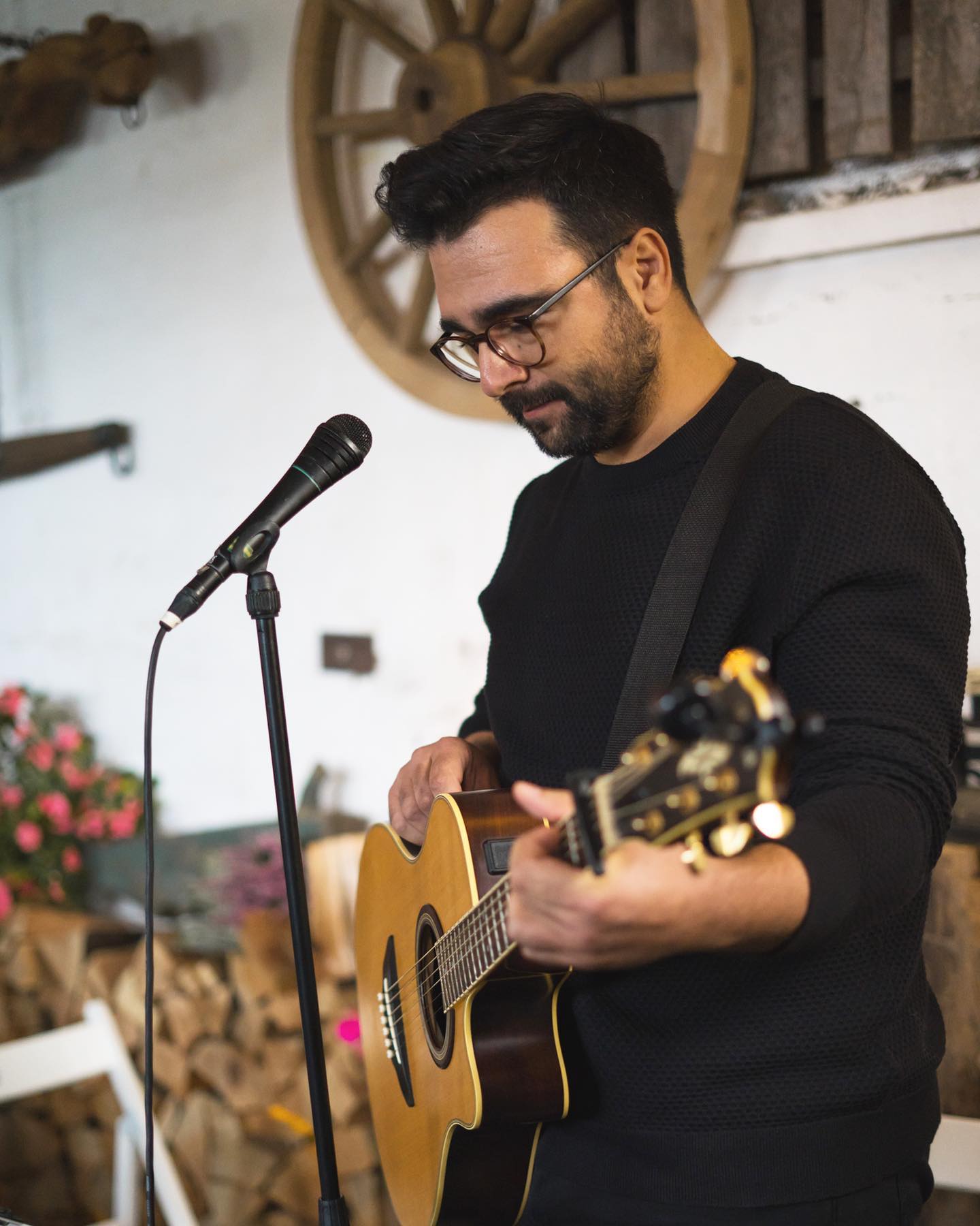 Das letzte mal emmi.live in 2020.
Ist einfach gefühlt schon soo lange her!!!
Es war eine super schöne Trauung mit @aufdenpunkt.undmitteninsherz
Vielen vielen Dank auch für das tolle Bild @vanessaundtobi_photography