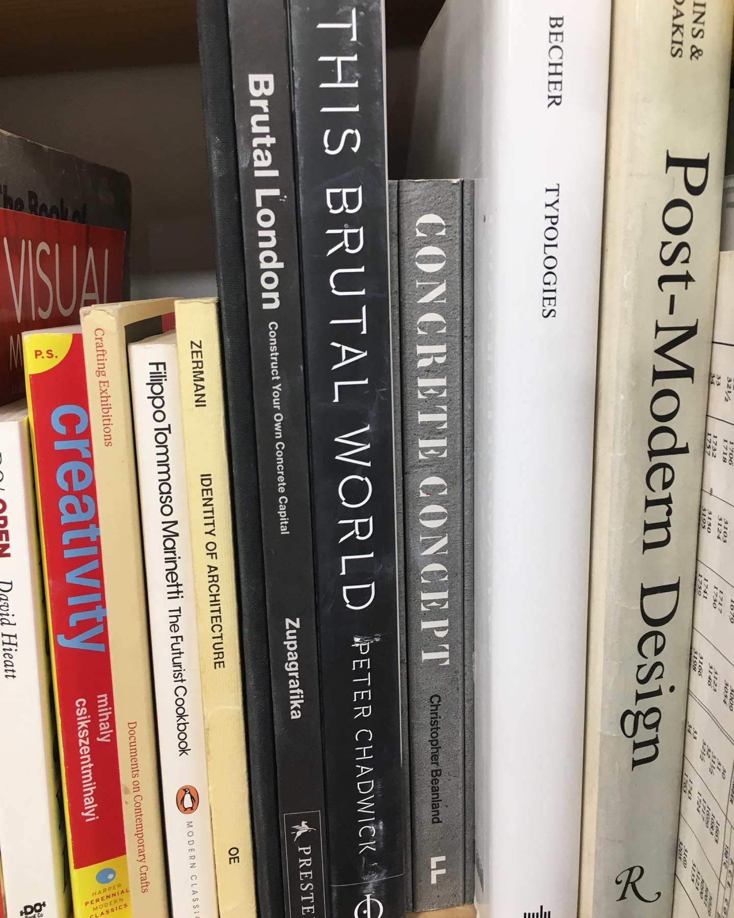 Sunday morning read in the studio....waiting for the perfect moment to attach handle to cup. #morningread #architecture #watertower #contemporaryceramics #modernism #brutalistarchitecture #towers #contemporaryart #designermakeruk
#handmade #brutalceramics #handmadeinwales
