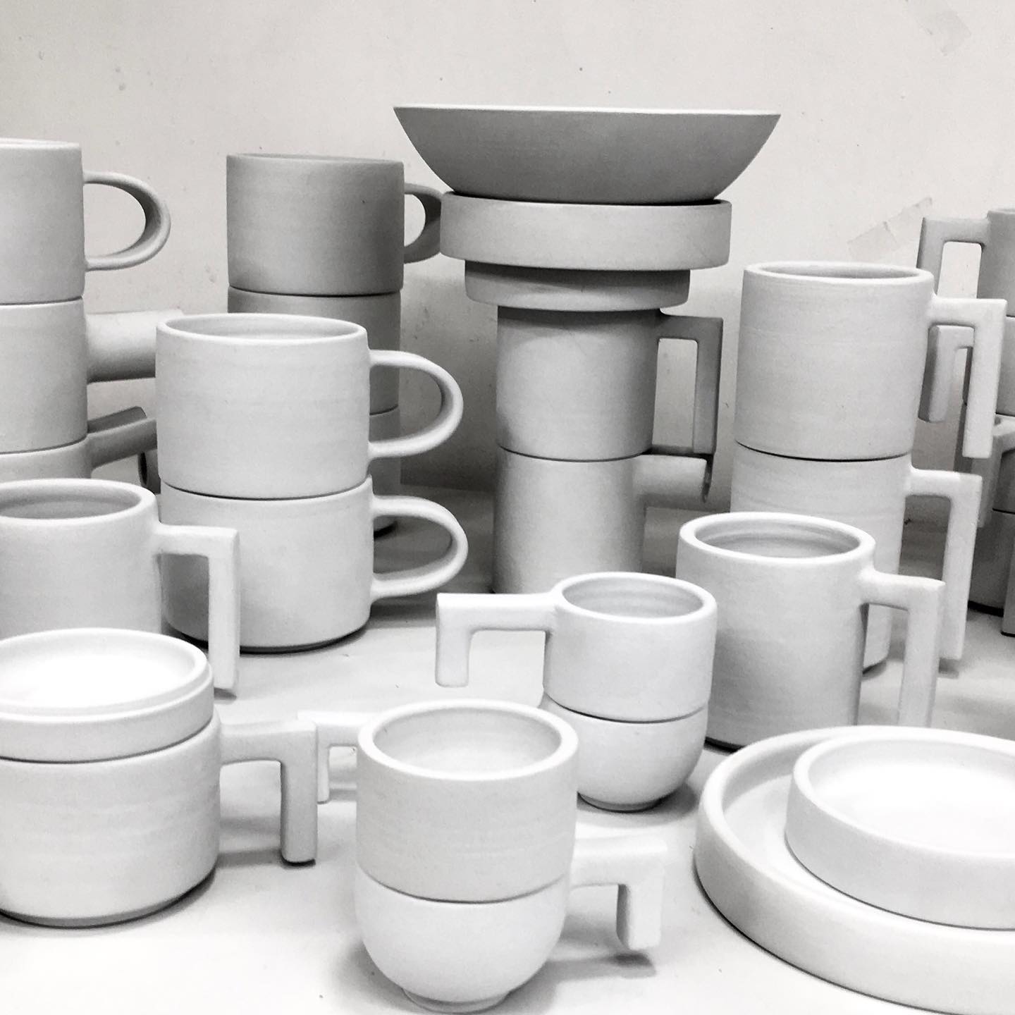 The start of the week is always hard..It marks the beginning of something...usually a plan of action that often changes.... well, today I say, there’s more days to the week and I WILL get to sanding and glazing these guys! #newwork #glazingweek #mugshotmonday #wheelthrown #mugs #pottery #architecture #watertower #contemporaryceramics #modernism #brutalistarchitecture #towers #foodie #foodstyling #tableware #snacks #contemporaryart #designermakeruk
#handmade #kitchenstyling #brutalceramics #handmadeinwales