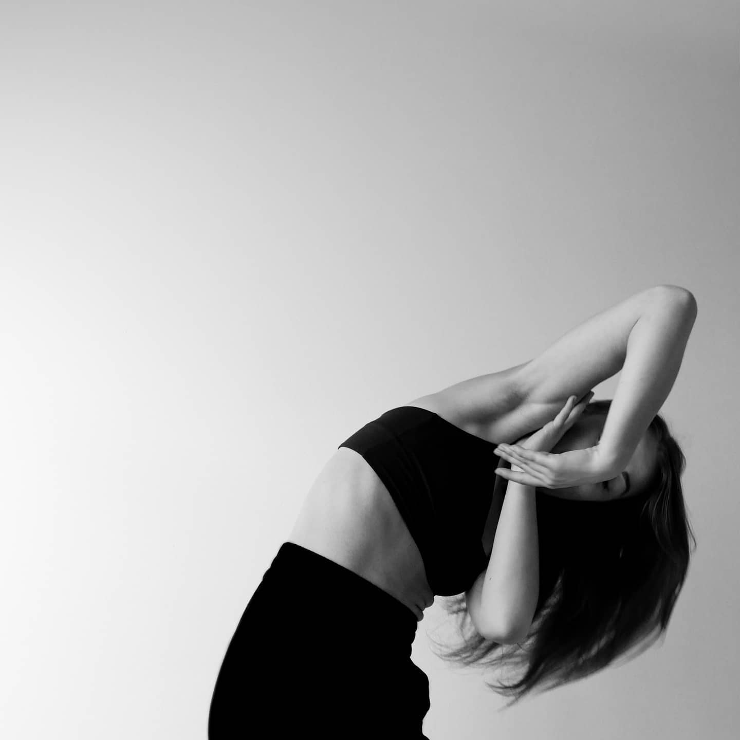 Entre danse & yoga
📷 @louise_pix_ 🤍
#movement #dancer #yogini #contemporarydancer #shooting #blackandwhite #missdancing #missthestage